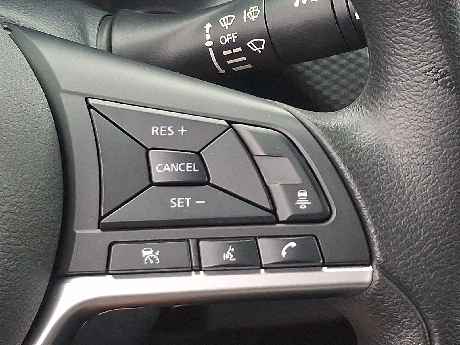 Used 2022 Nissan Kicks SUV - photo 25 of 30