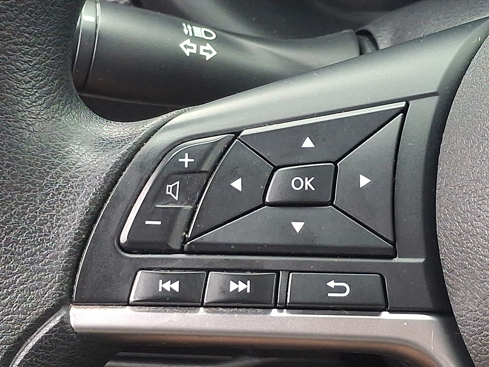 Used 2022 Nissan Kicks SUV - photo 24 of 30