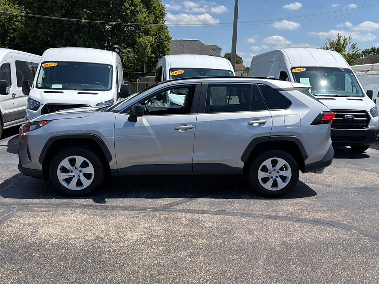 View vehicle photo 4