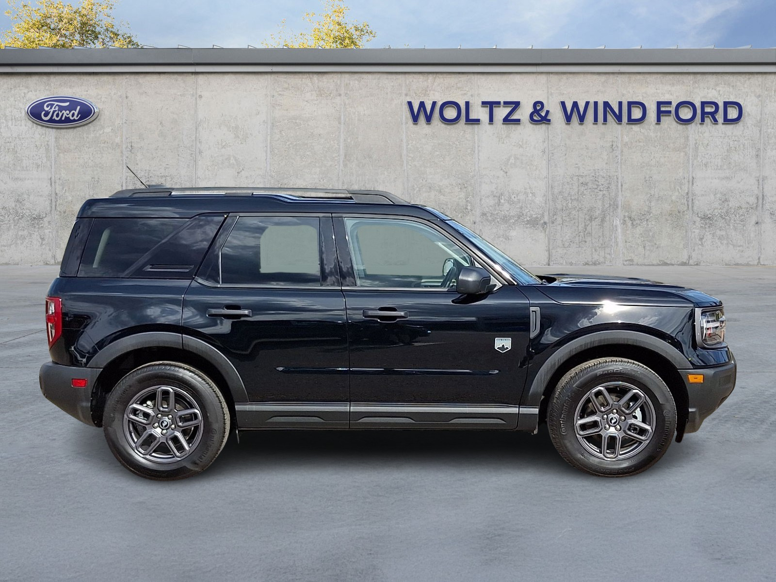 View vehicle photo 7