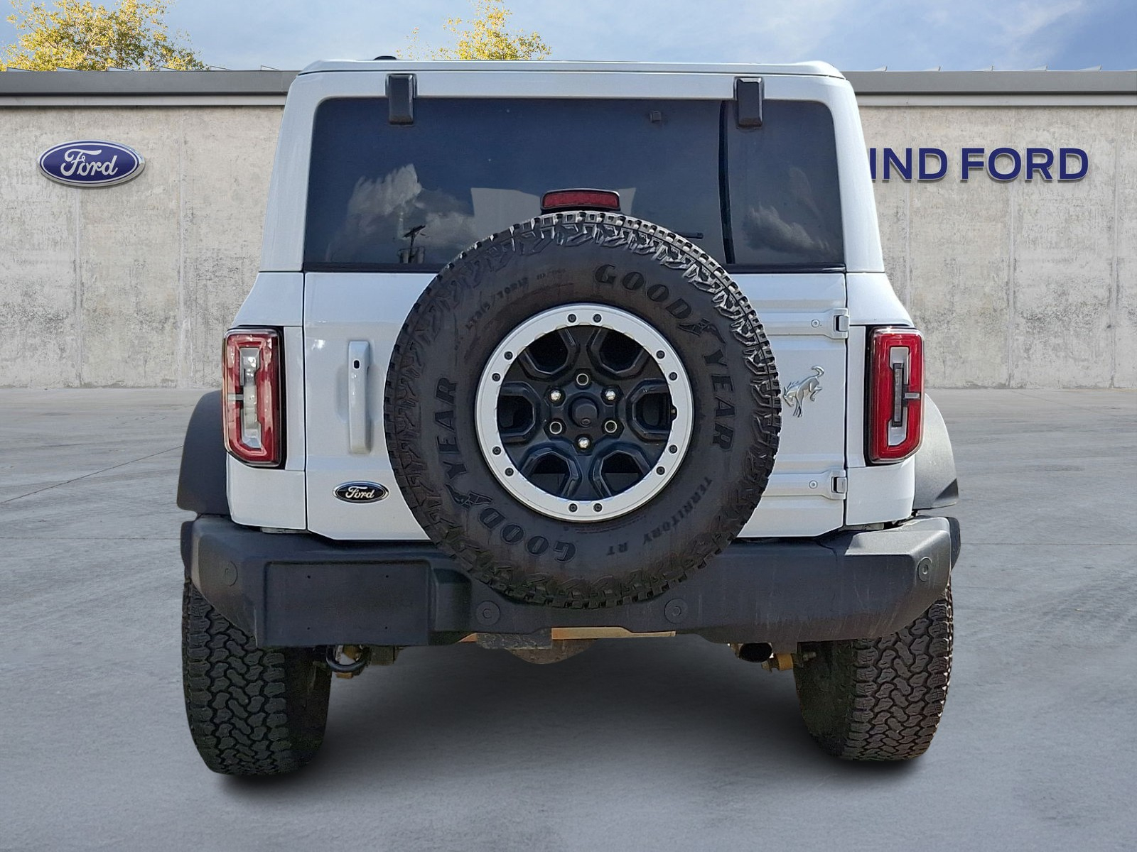 View vehicle photo 5