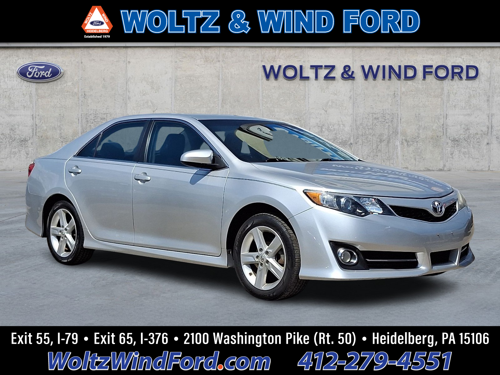 Classic Silver Metallic 2014 Toyota Camry SE Sedan Front-Wheel Drive Automatic