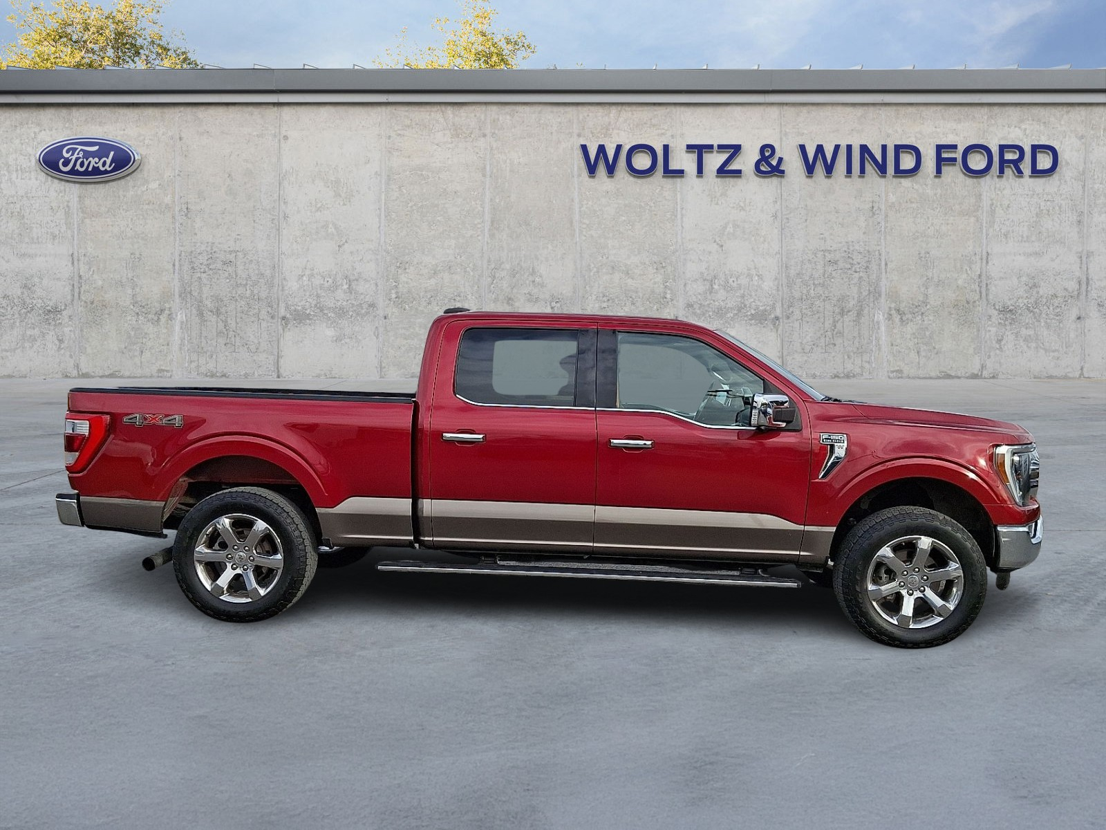 View vehicle photo 7