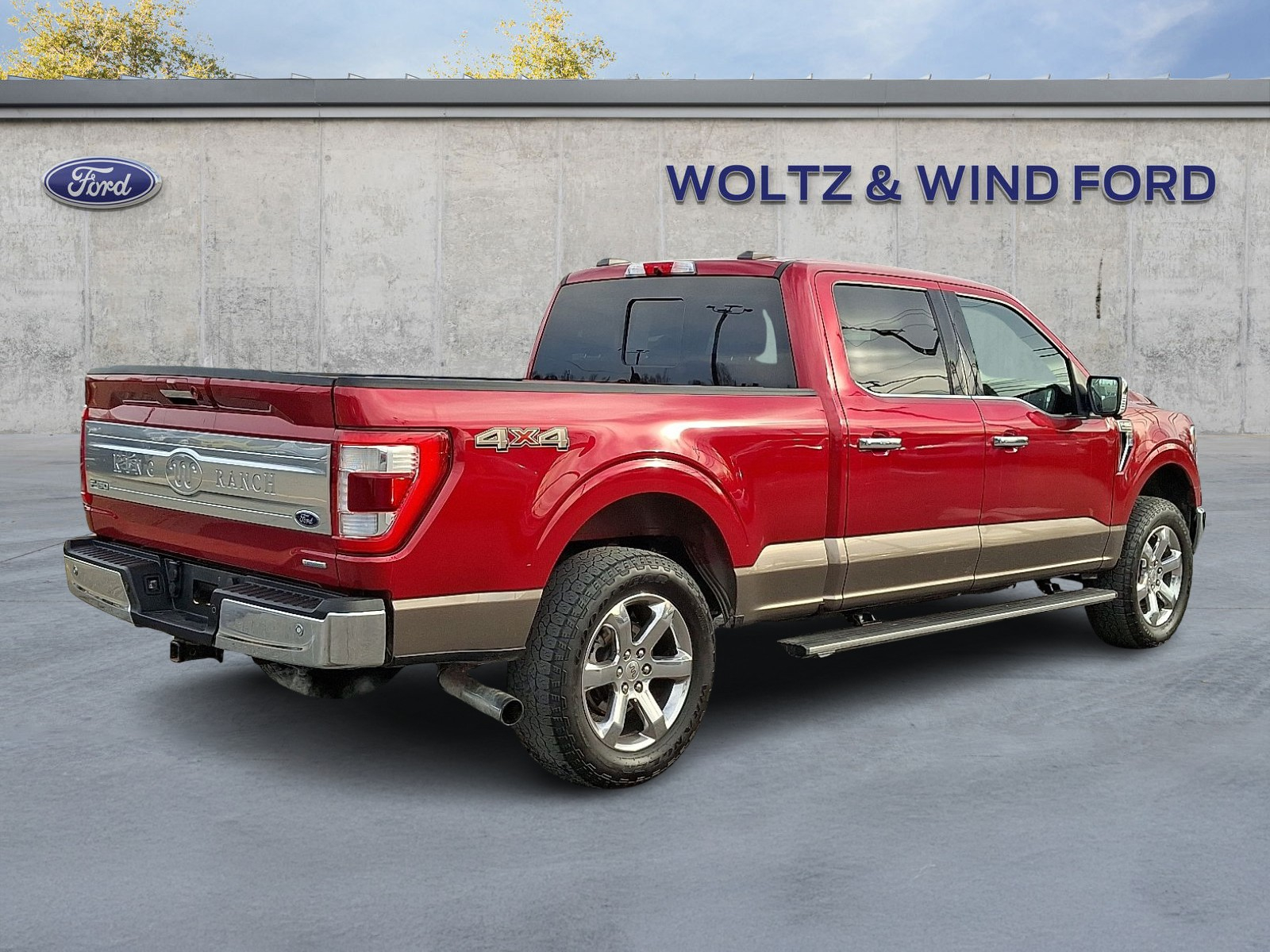 View vehicle photo 6
