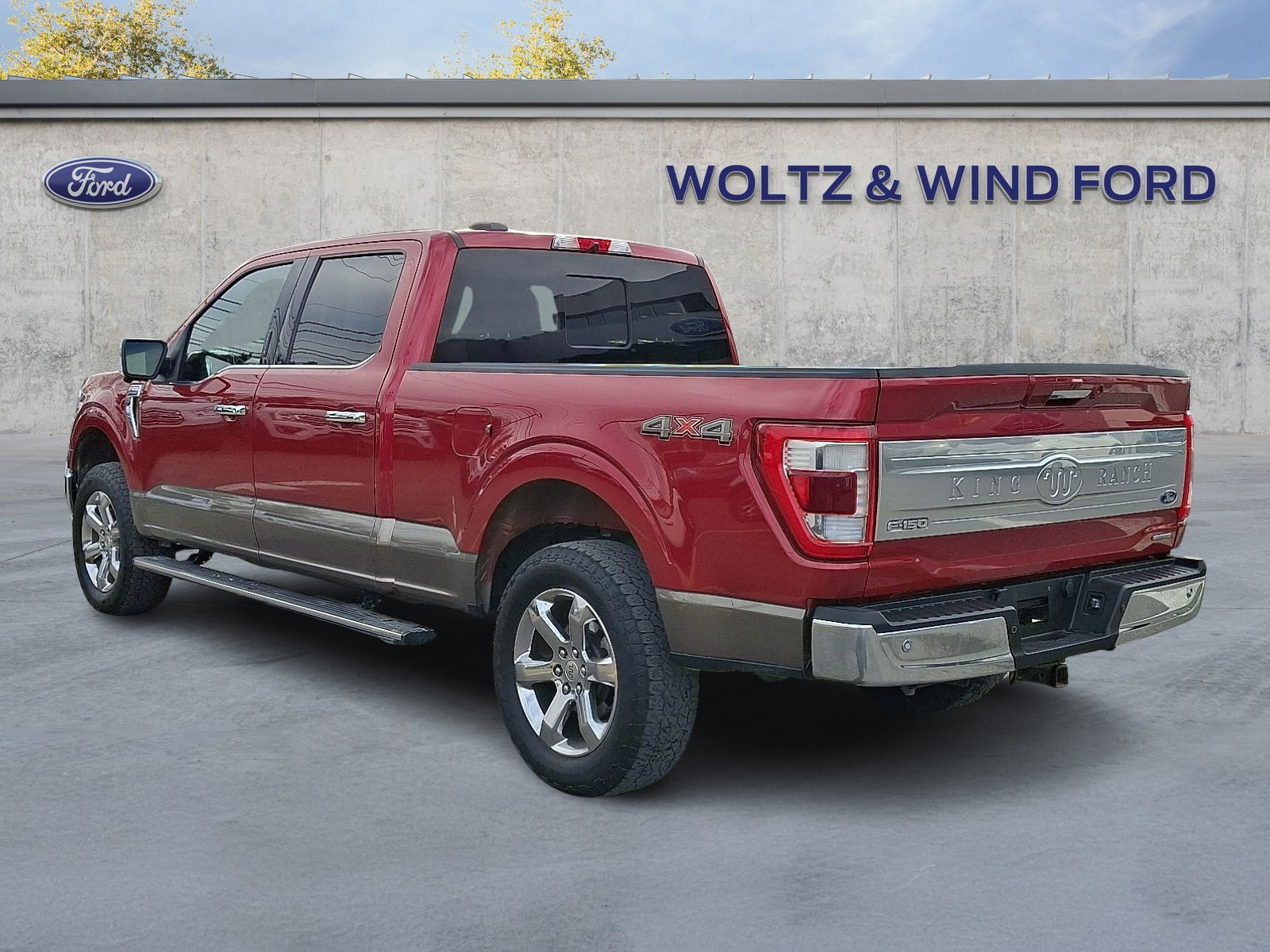 View vehicle photo 4