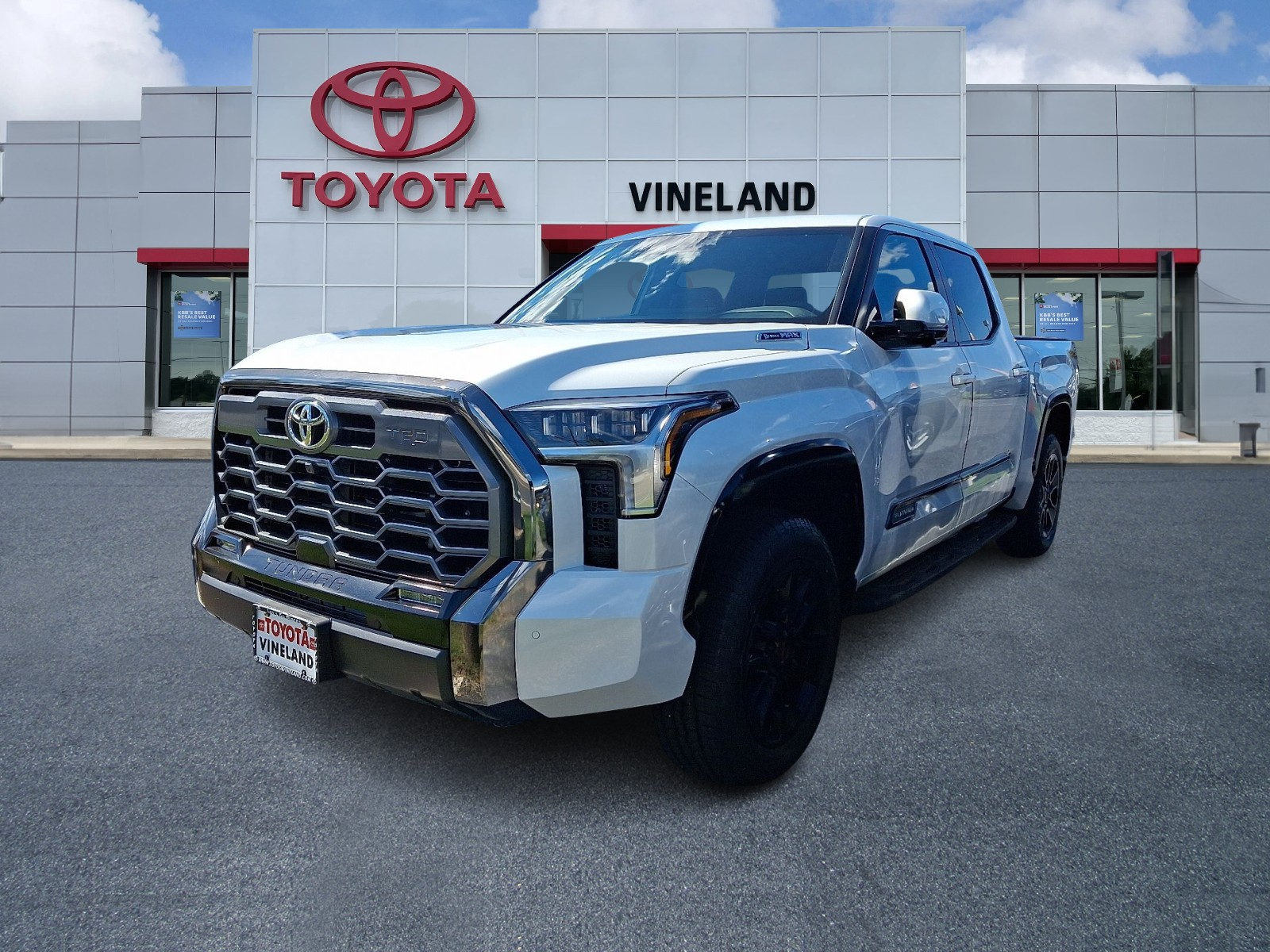 2026 Toyota Tundra Platinum CrewMax photo 3