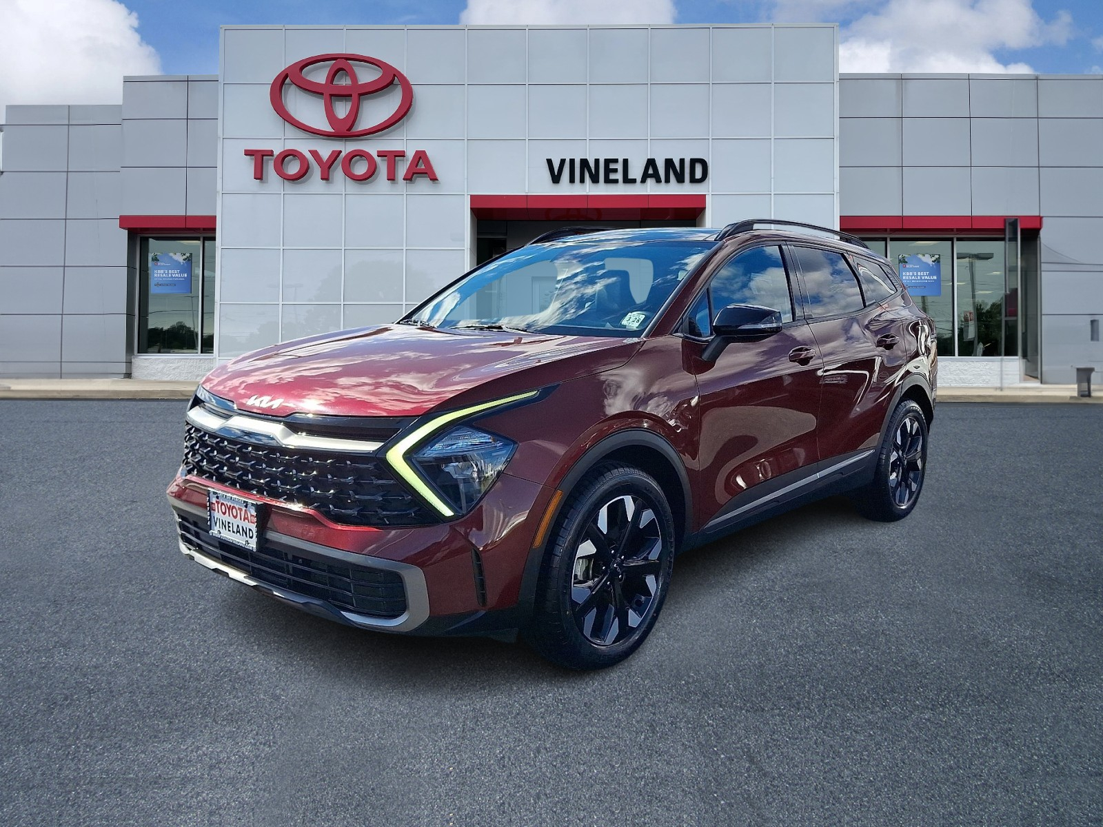 2023 Kia Sportage Plug-In Hybrid X-Line photo 2