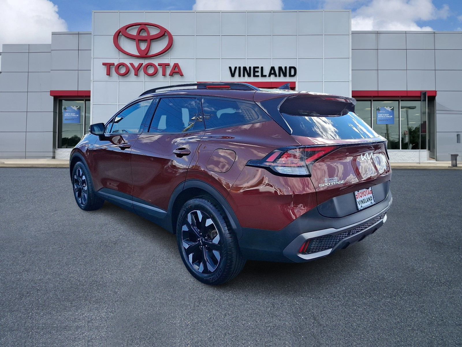 2023 Kia Sportage Plug-In Hybrid X-Line photo 3