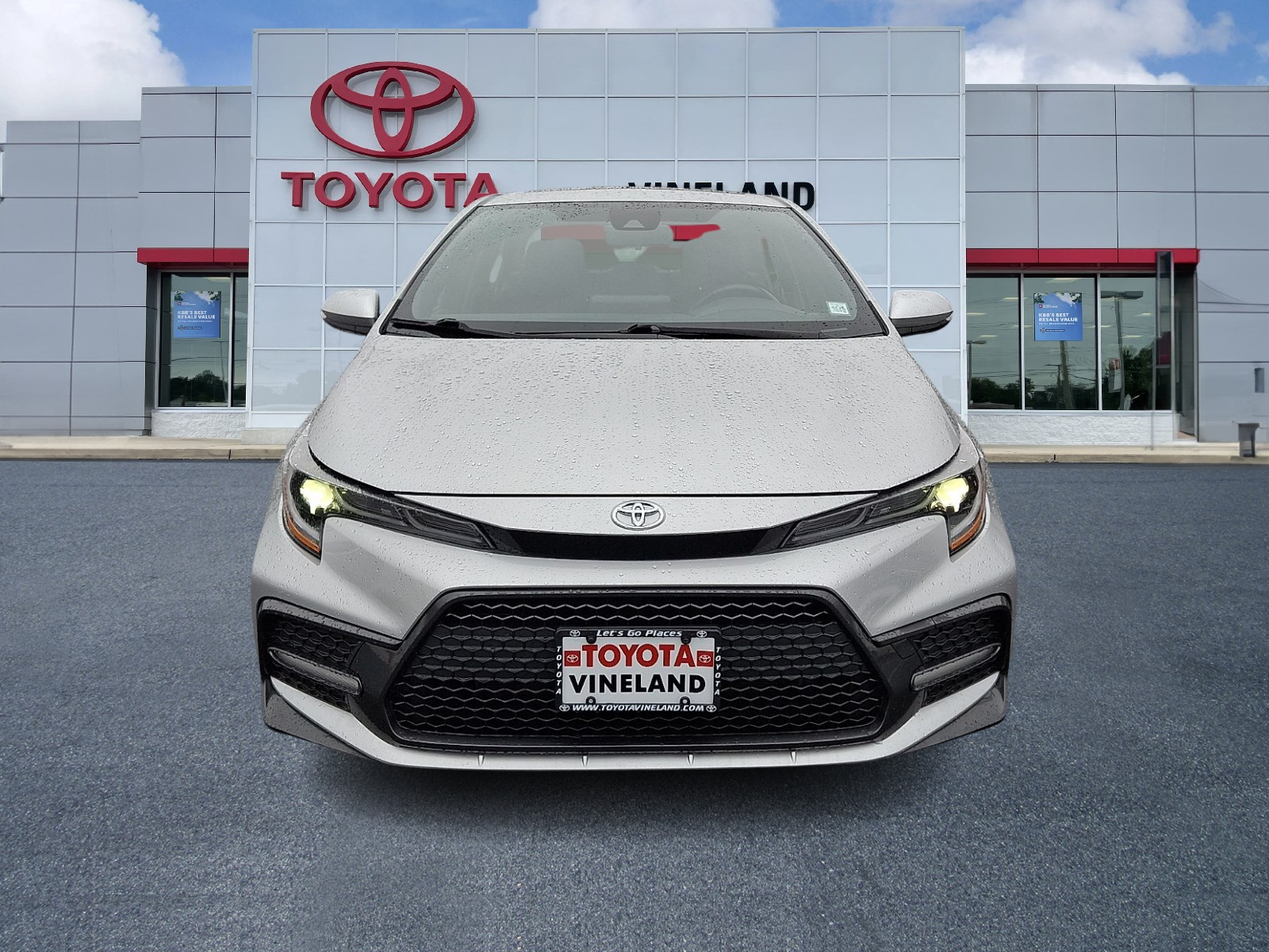 2022 Toyota Corolla SE photo 2