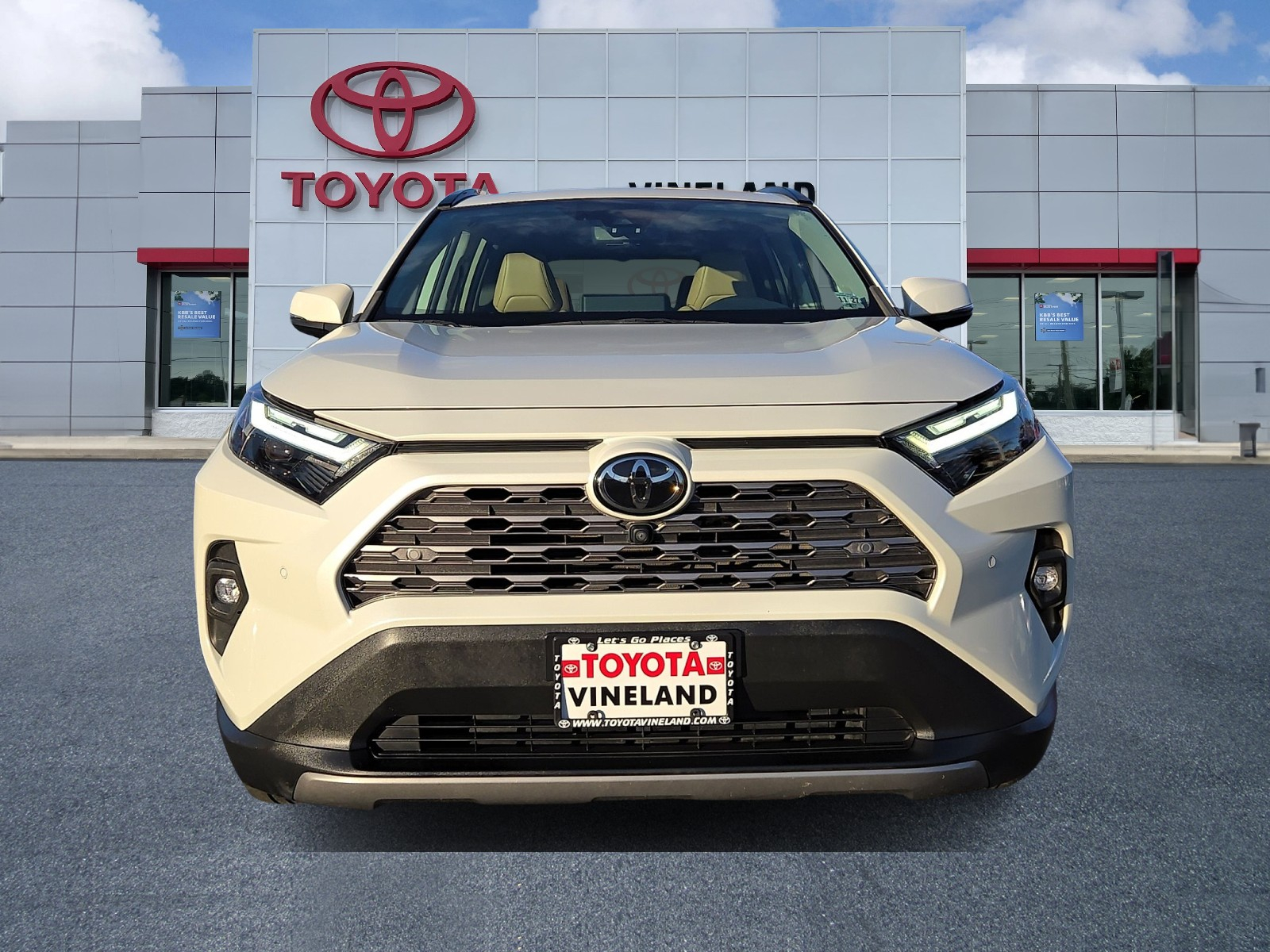 Used 2022 Toyota RAV4 Limited with VIN 2T3N1RFV3NW322421 for sale in Kansas City