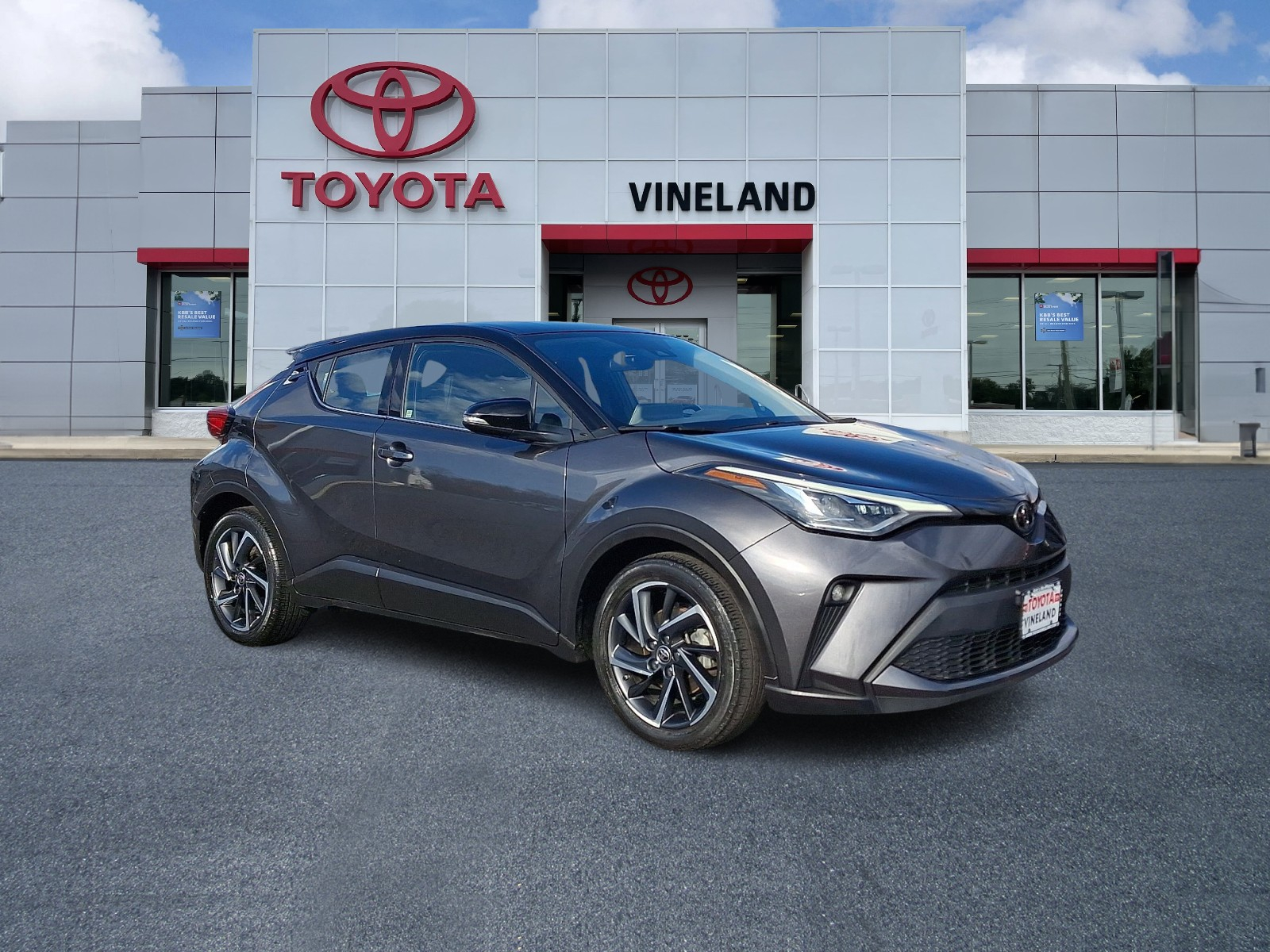 2022 Toyota C-HR Limited's photo