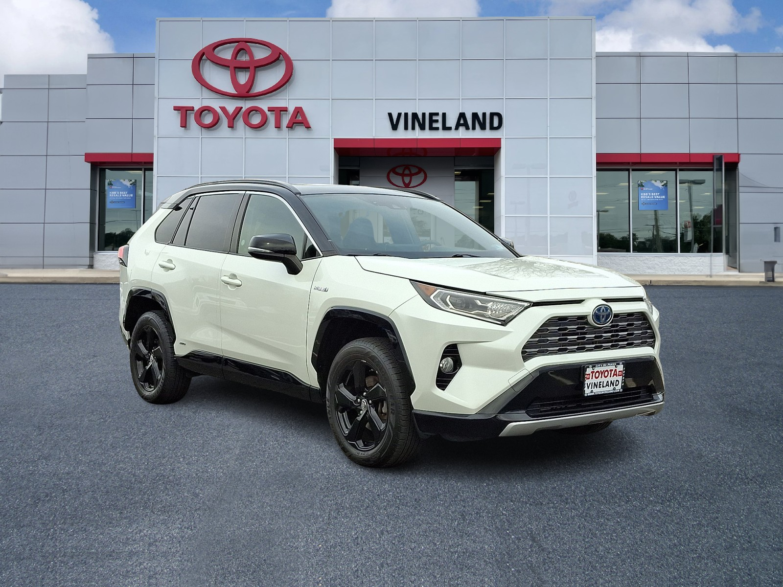 2019 Toyota RAV4 XSE's photo