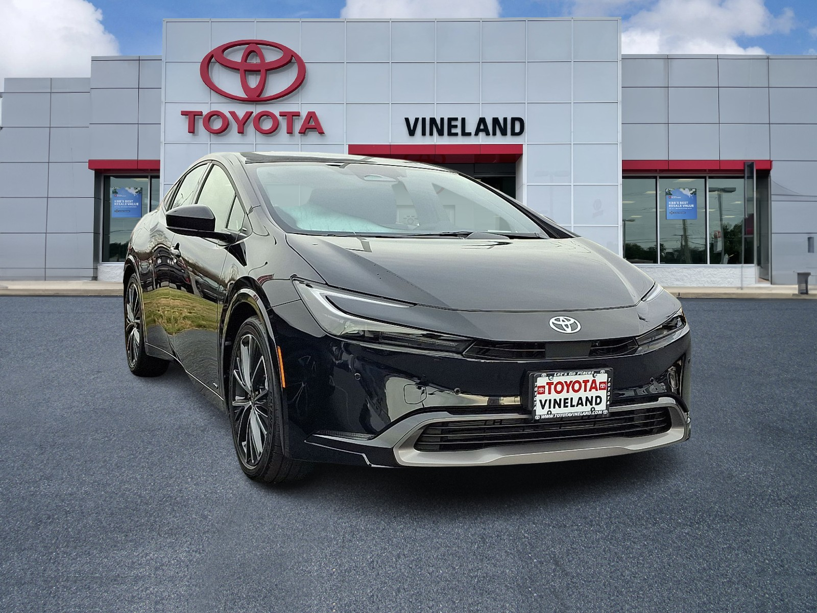 2026 Toyota Prius XLE's photo