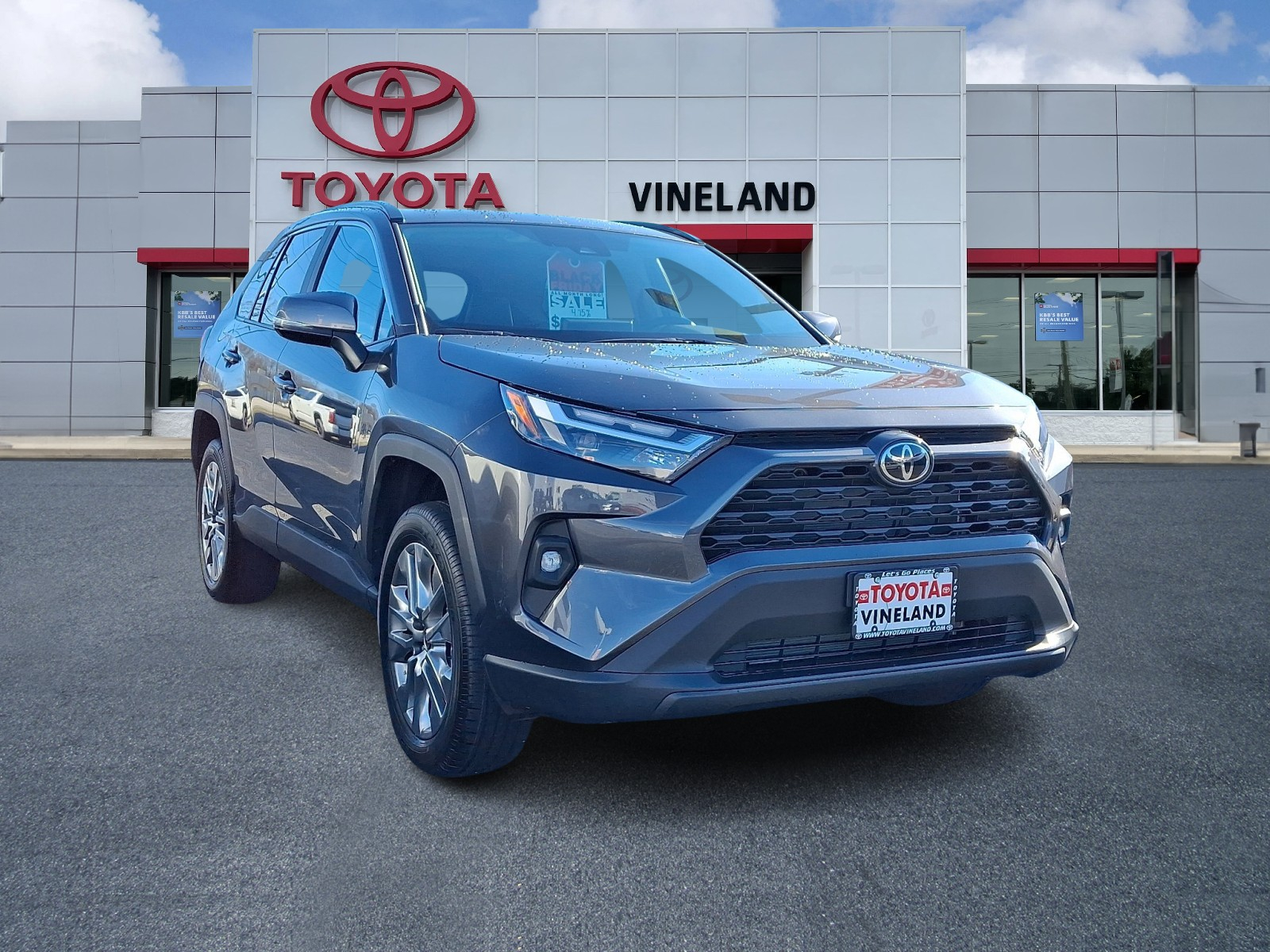 2025 Toyota RAV4 XLE Premium's photo