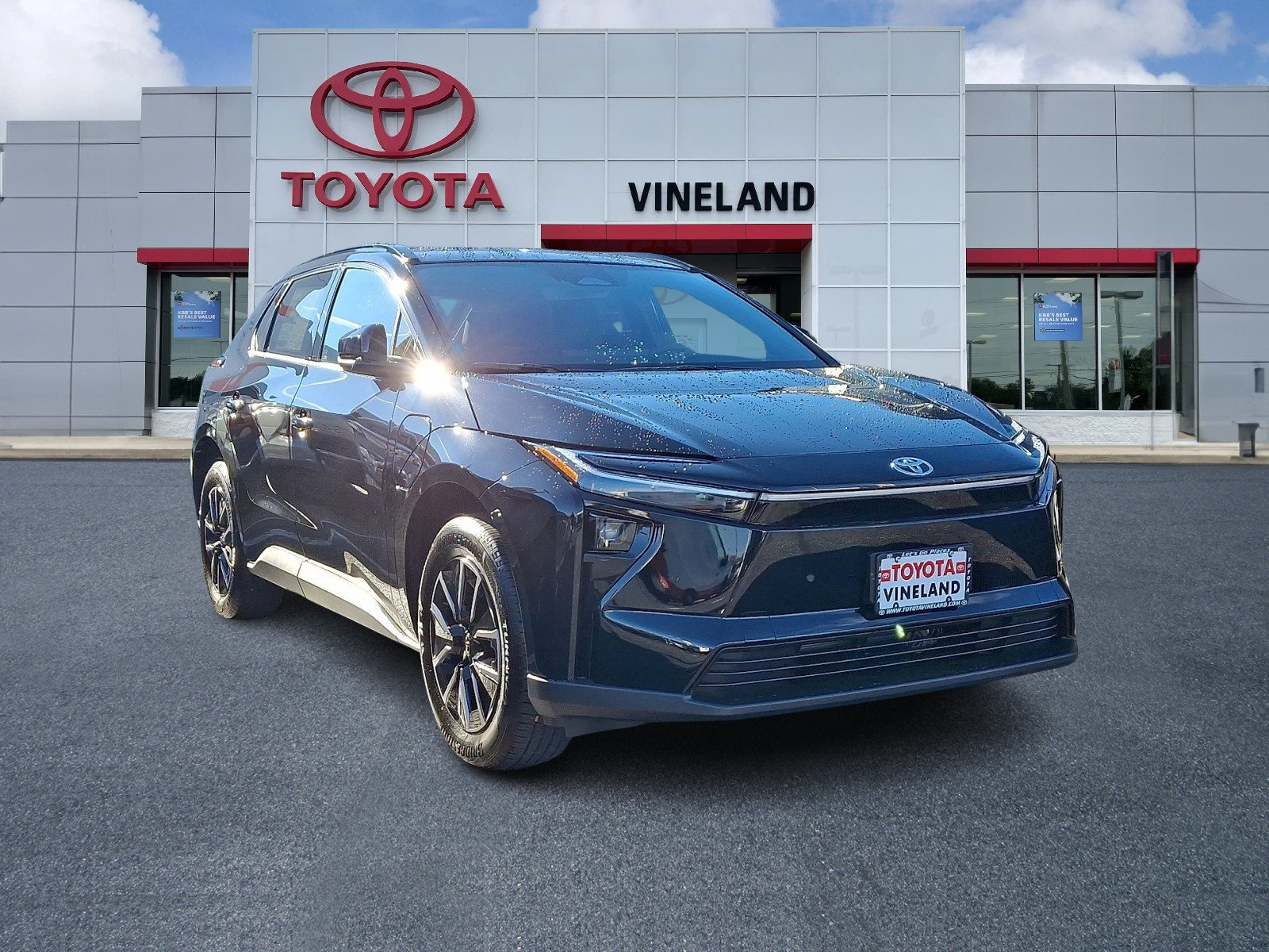 2026 Toyota bZ XLE's photo