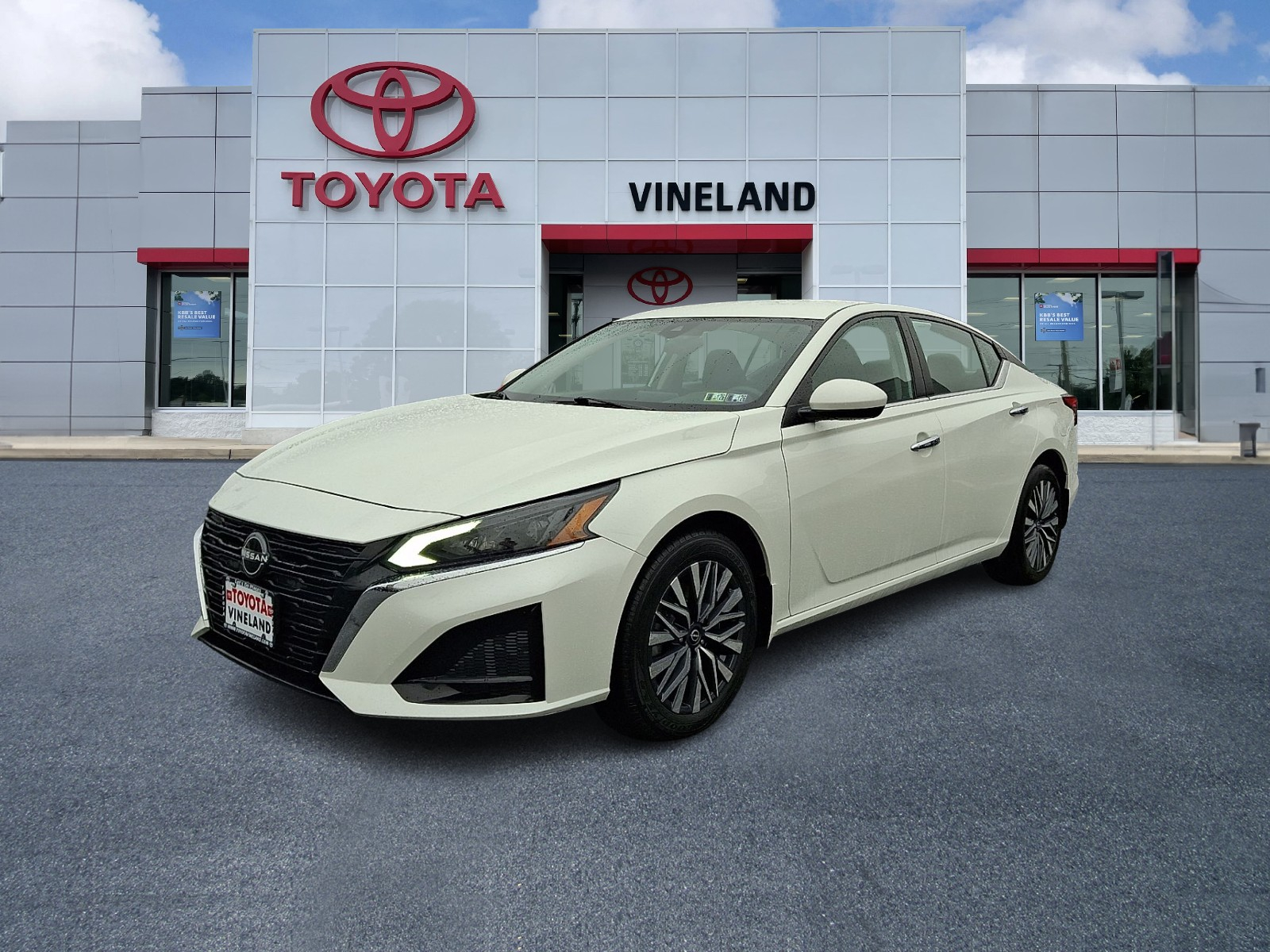 2023 Nissan Altima 2.5 SV photo 3