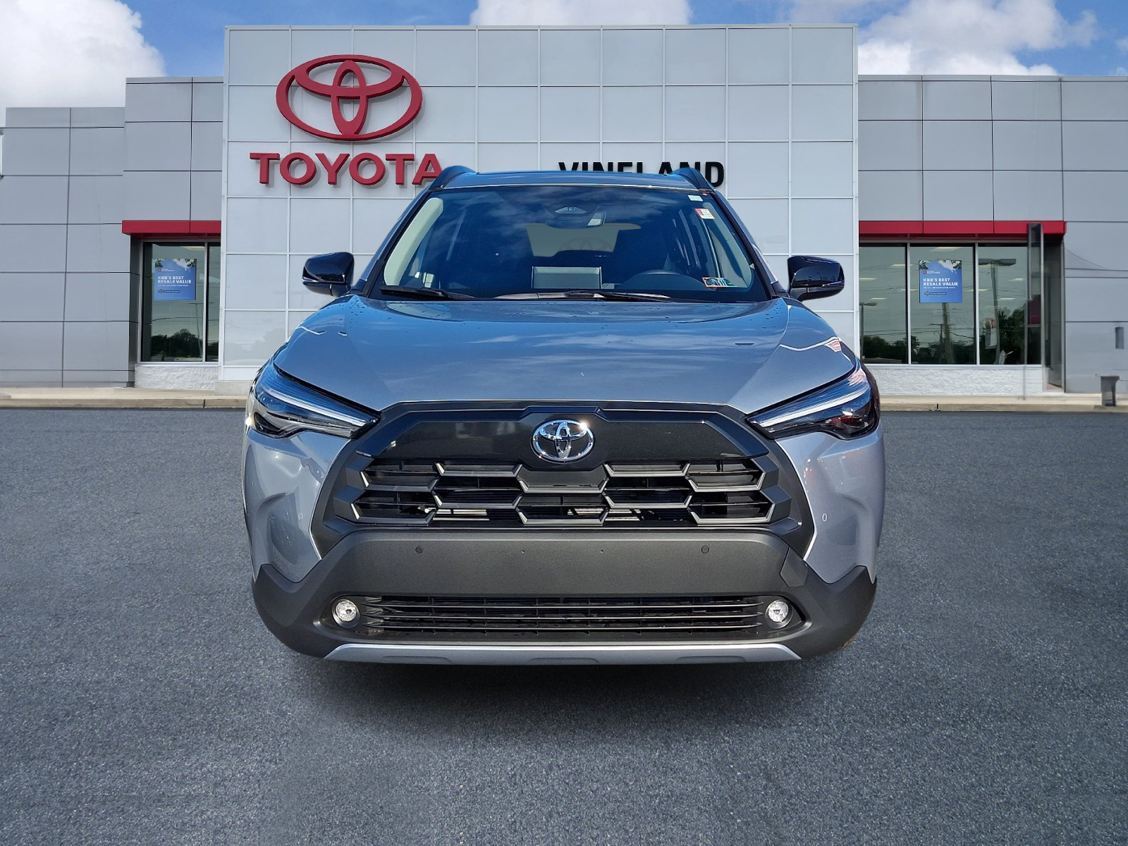 2026 Toyota Corolla Cross XLE photo 2