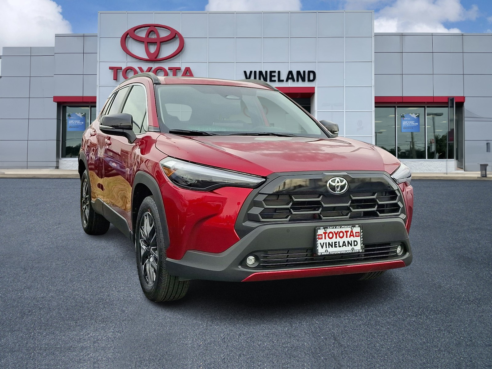 2026 Toyota Corolla Cross XLE's photo