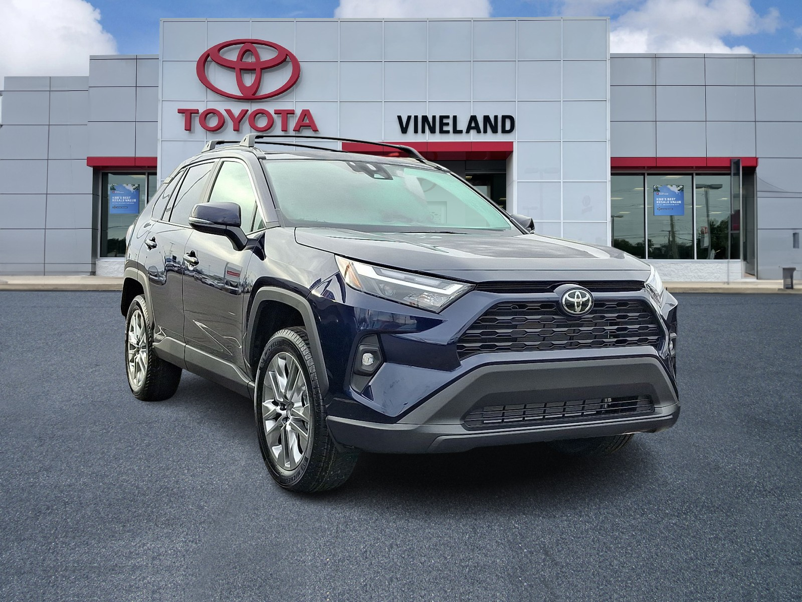 2025 Toyota RAV4 XLE Premium's photo