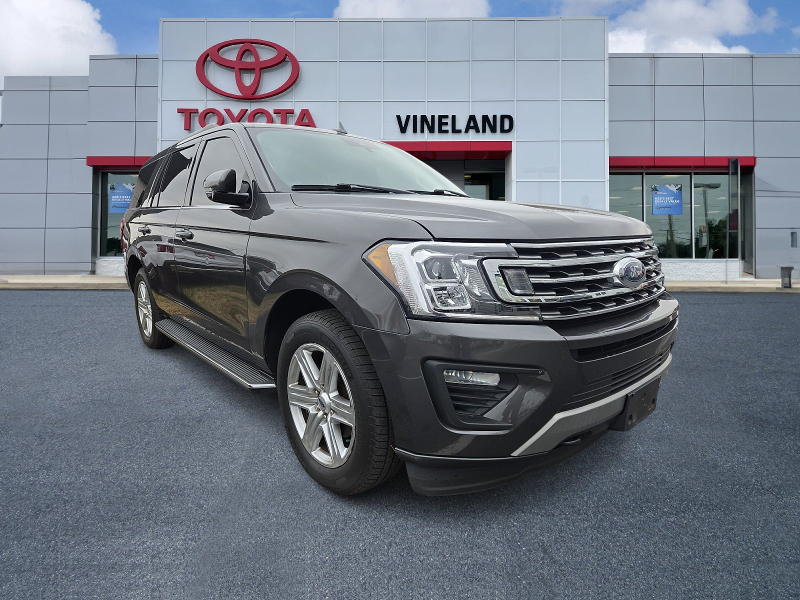 2019 Ford Expedition XLT's photo