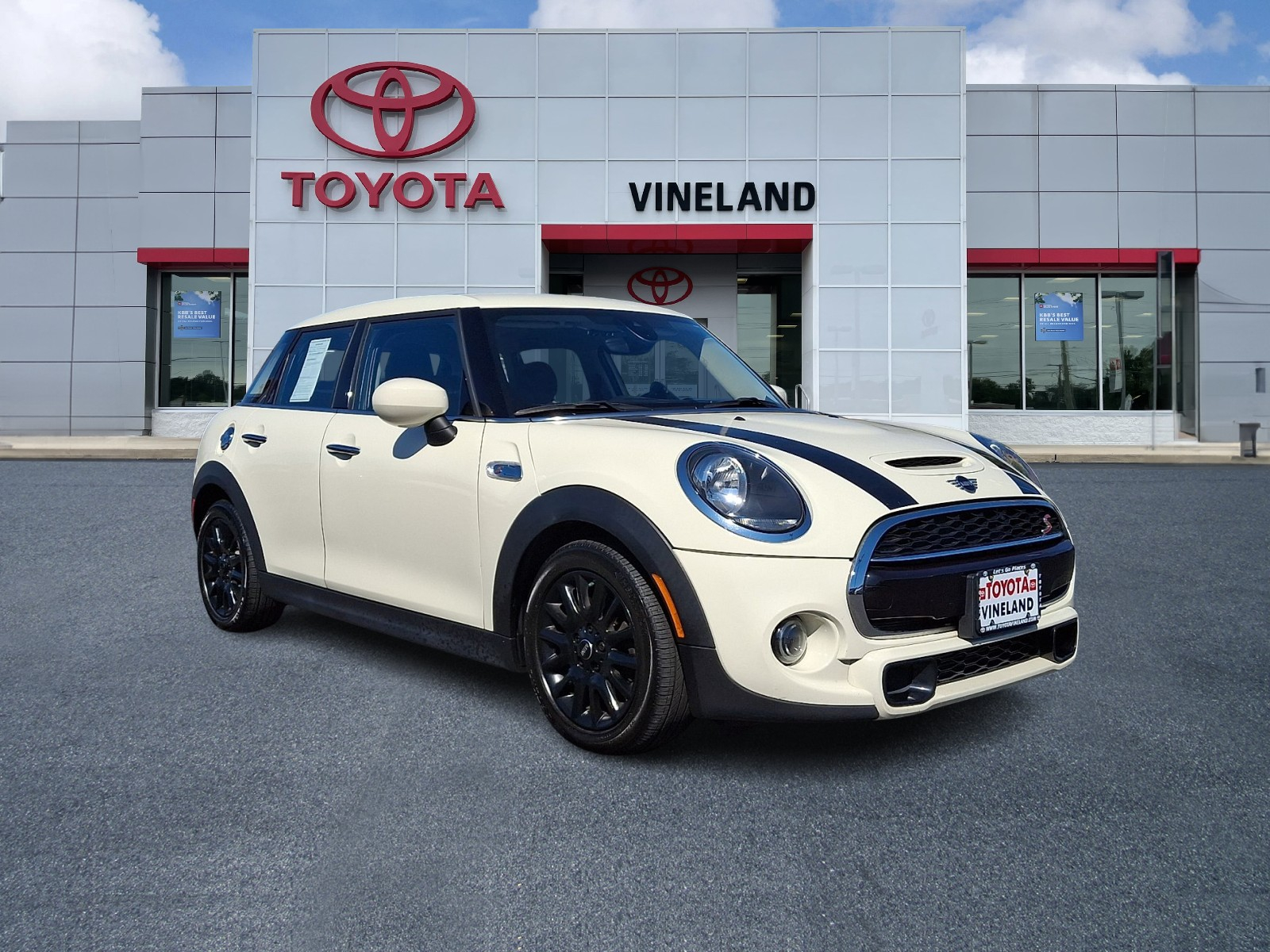 2020 MINI Hardtop Cooper S's photo