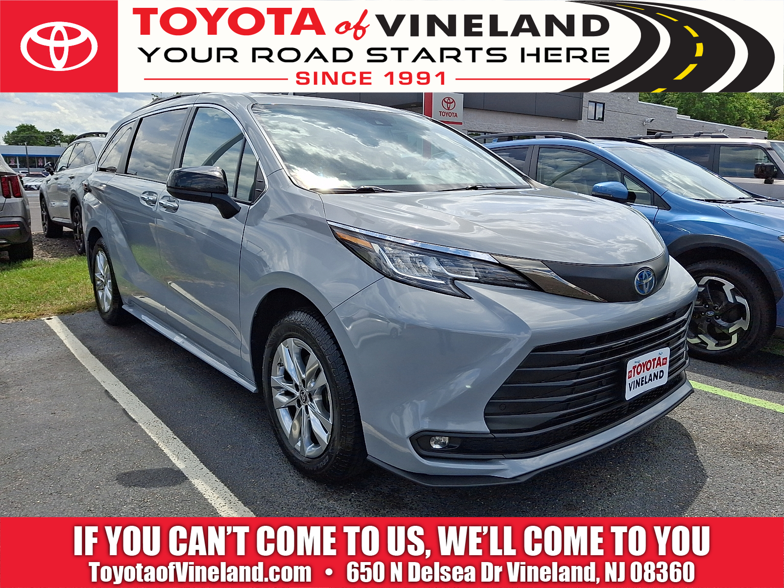 2023 Toyota Sienna Woodland Edition Hybrid AWD's photo