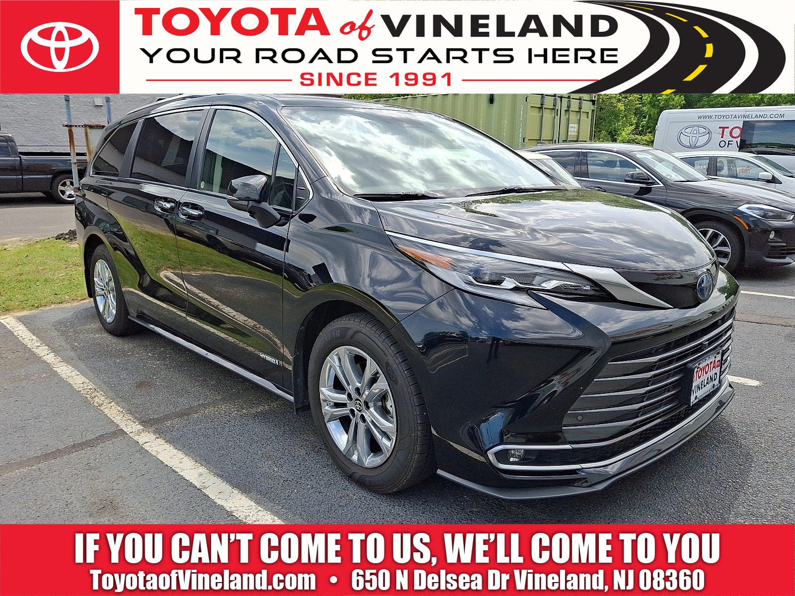 2021 Toyota Sienna Platinum 7-Passenger Hybrid AWD's photo