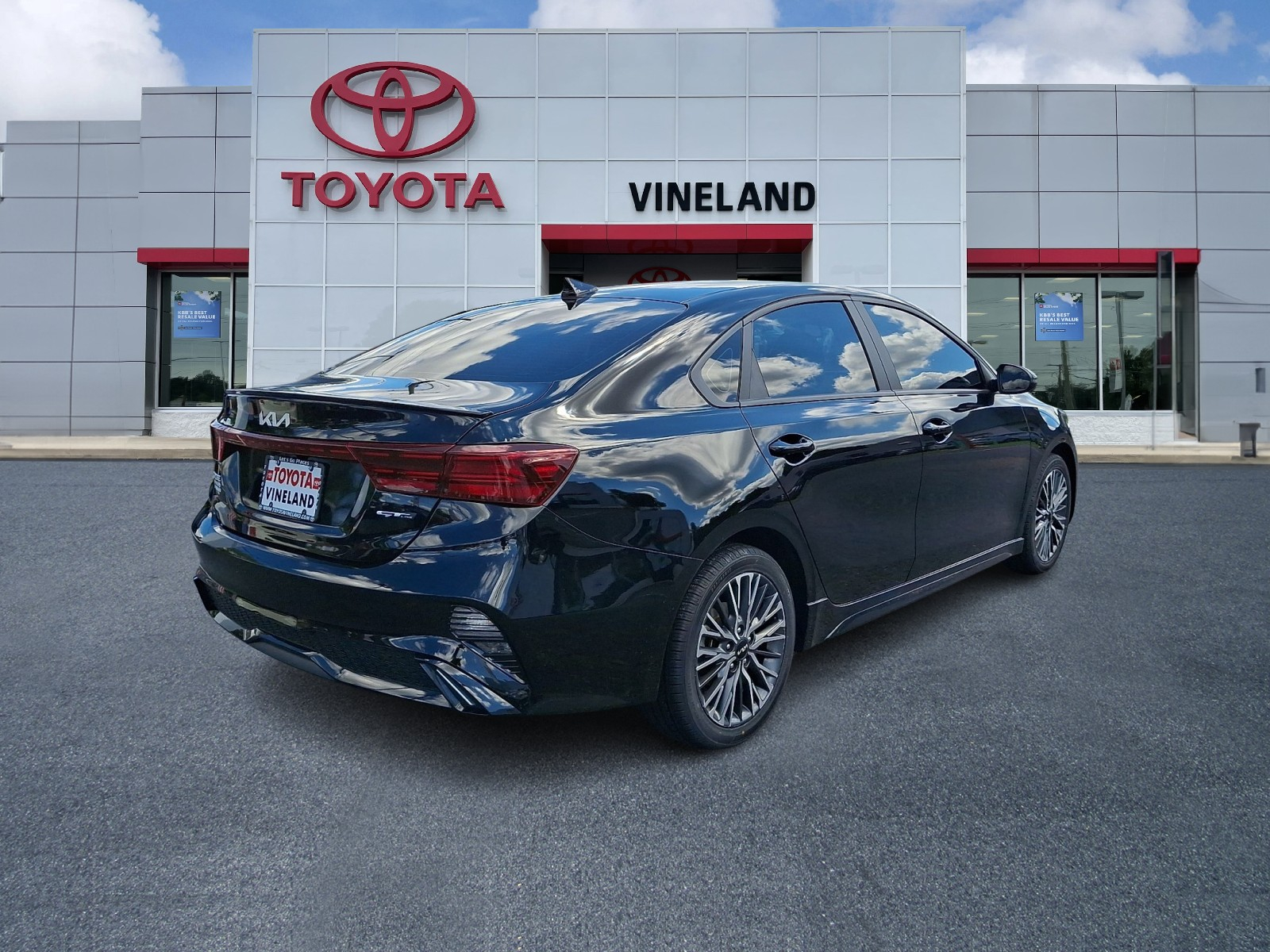 Used 2023 Kia Forte Sedan