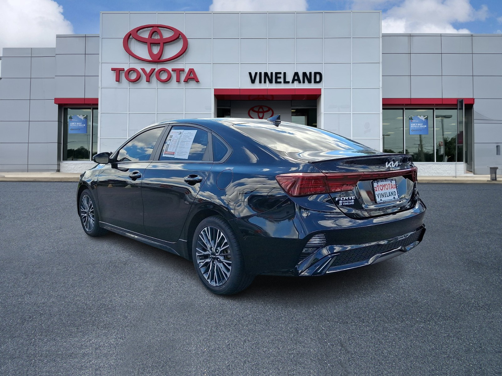 Used 2023 Kia Forte Sedan