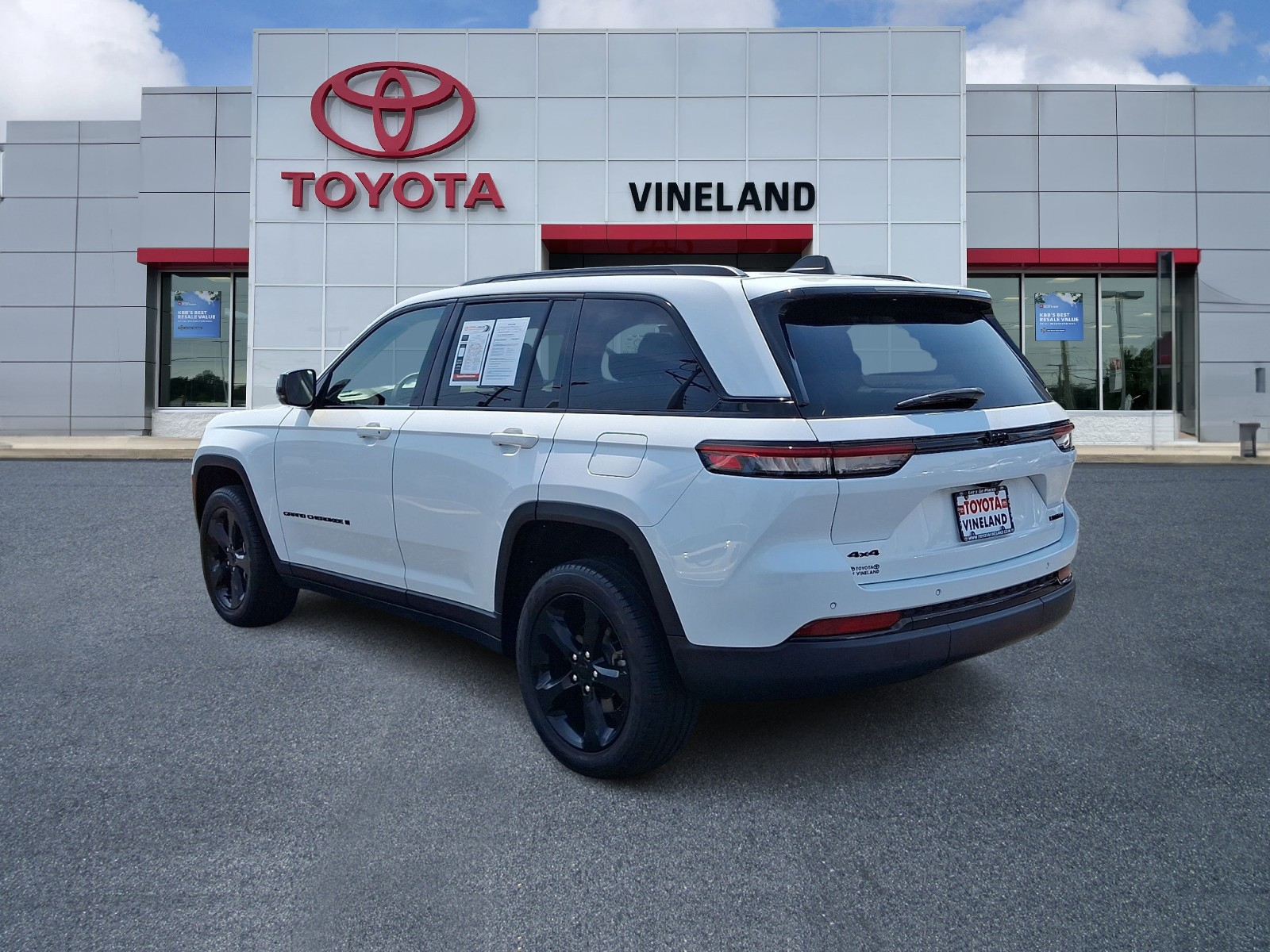 Used 2023 Jeep Grand Cherokee SUV