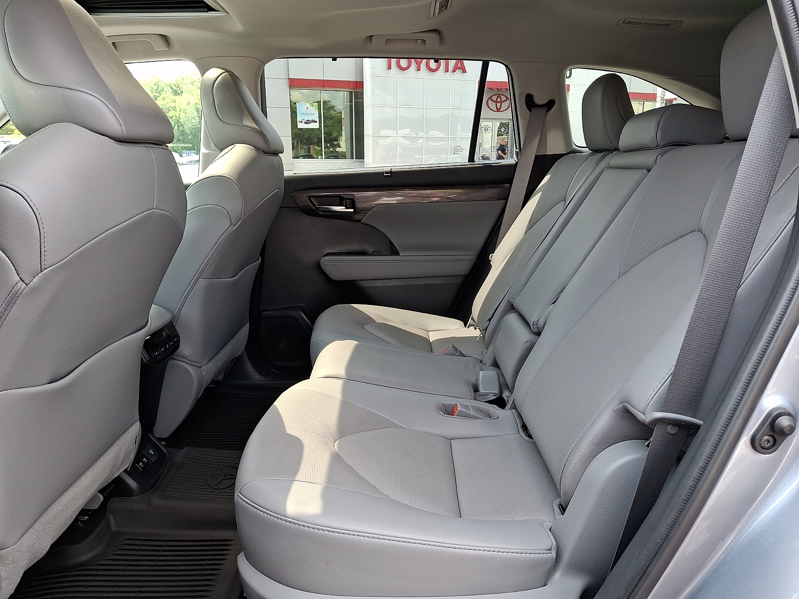 Used 2021 Toyota Highlander SUV