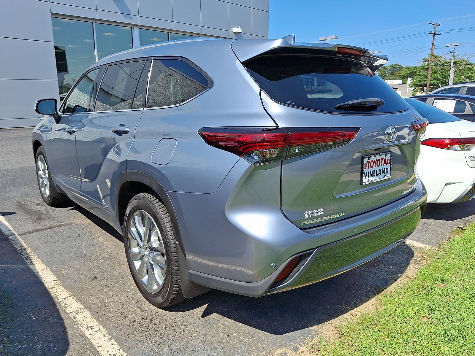 Used 2021 Toyota Highlander SUV