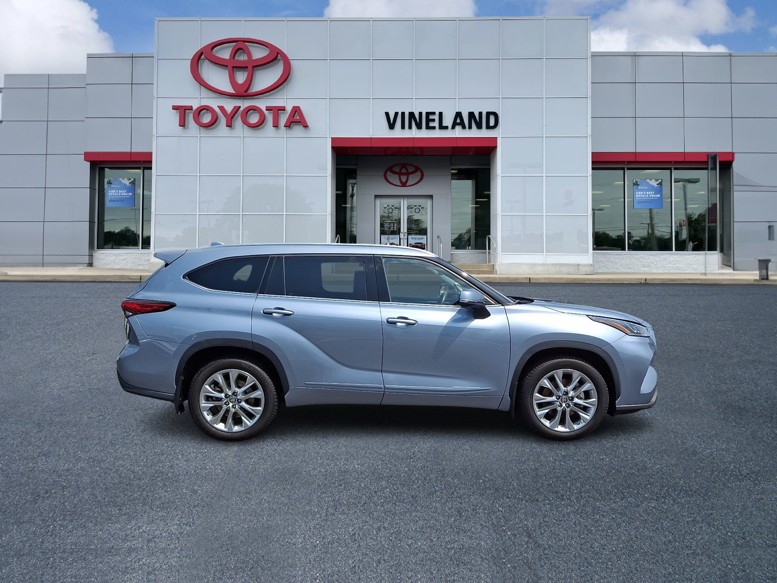 Used 2021 Toyota Highlander SUV