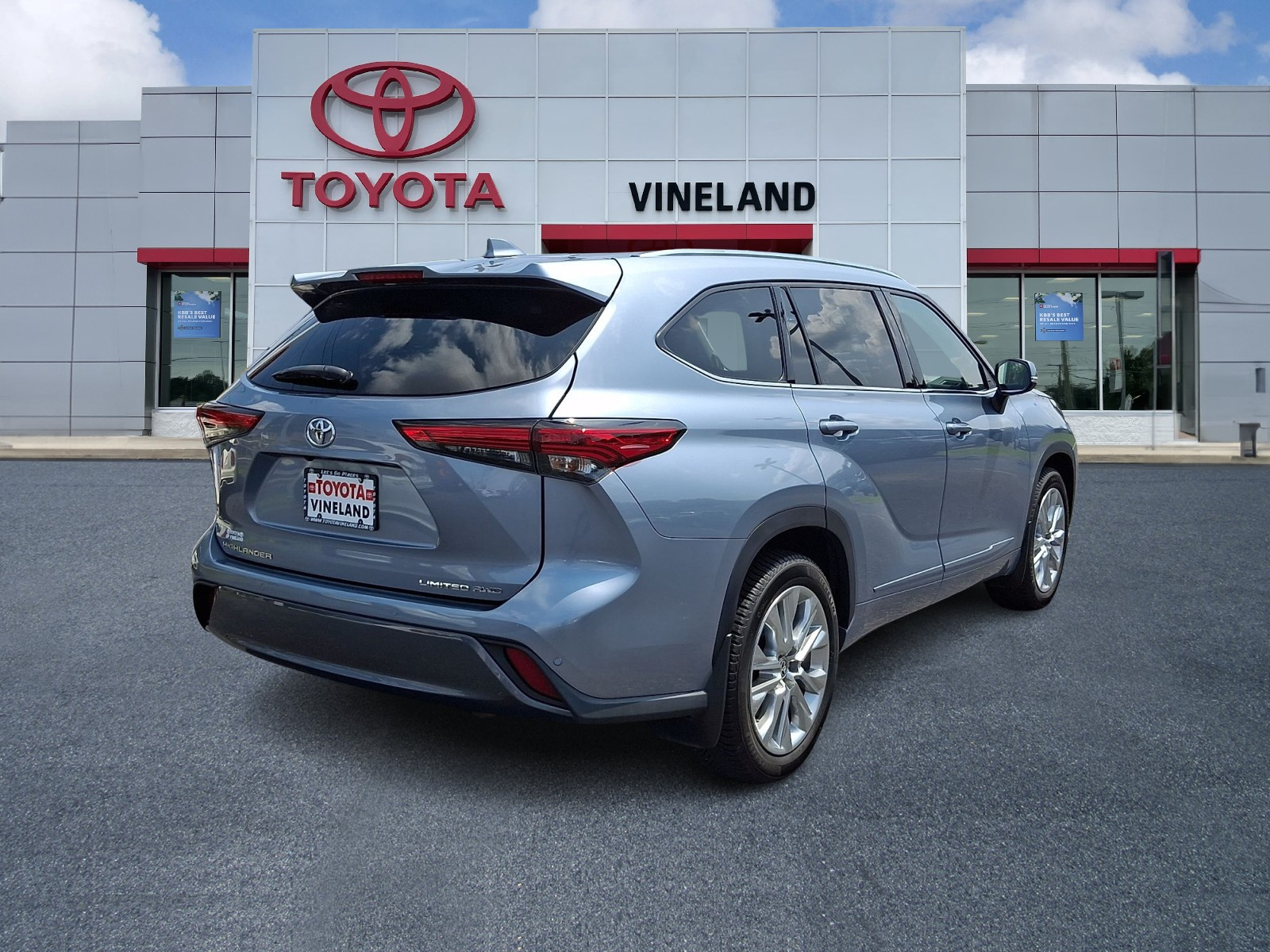 Used 2021 Toyota Highlander SUV