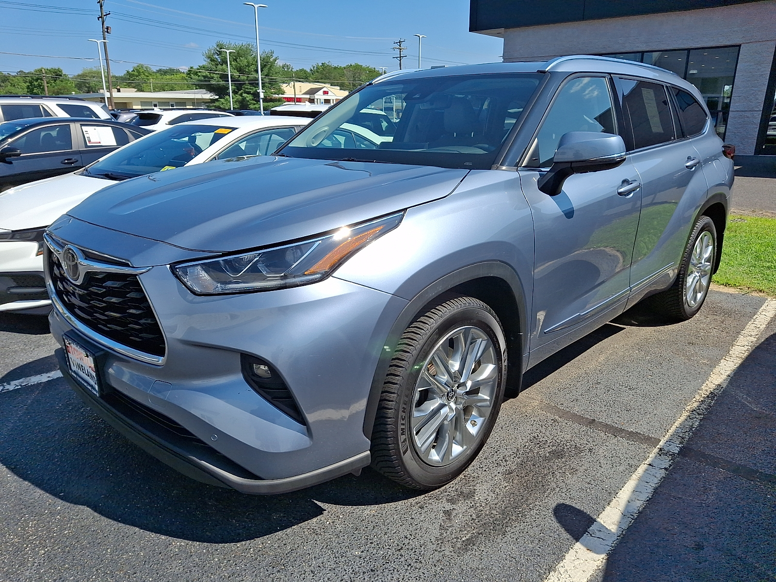 Used 2021 Toyota Highlander SUV