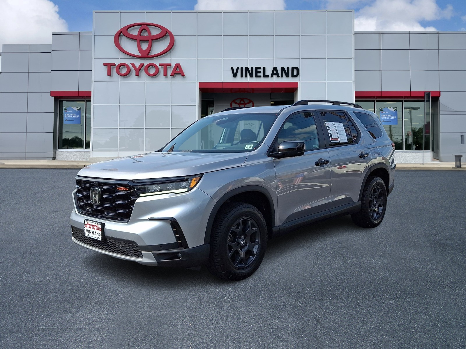 Used 2025 Honda Pilot SUV