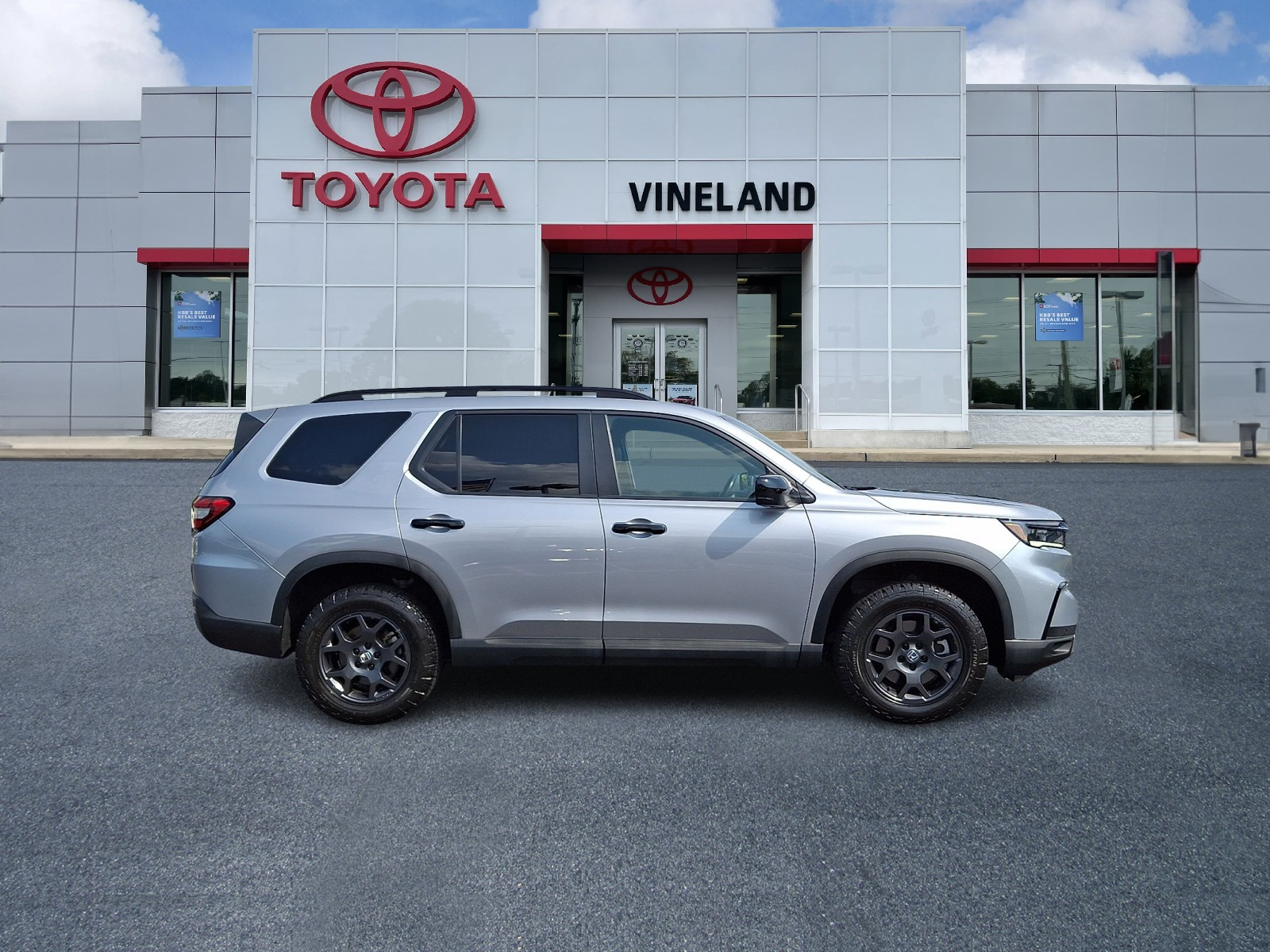Used 2025 Honda Pilot SUV
