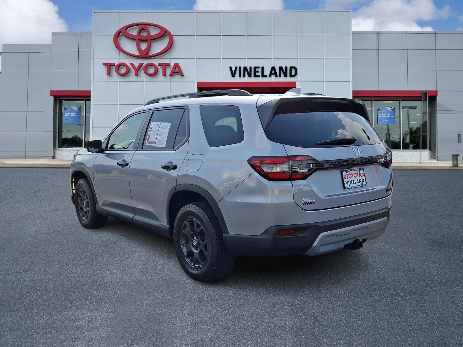 Used 2025 Honda Pilot SUV
