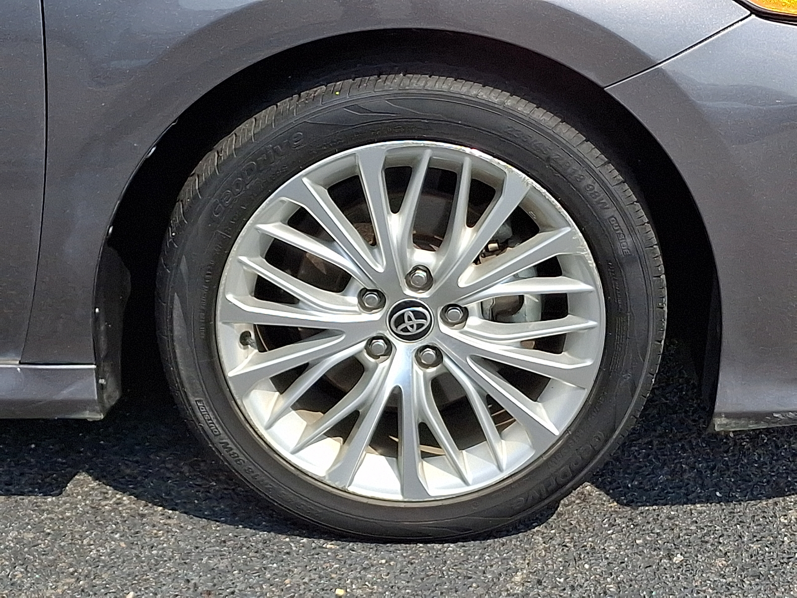 Used 2020 Toyota Camry Hybrid Sedan