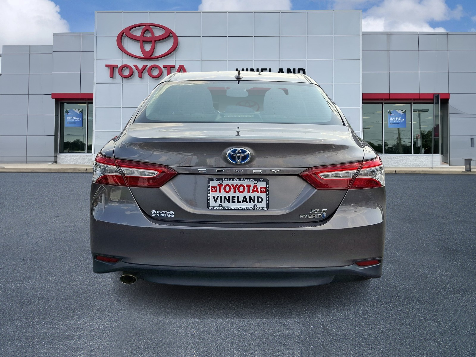 Used 2020 Toyota Camry Hybrid Sedan
