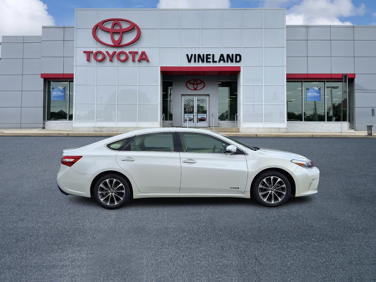 Used 2016 Toyota Avalon Hybrid Sedan