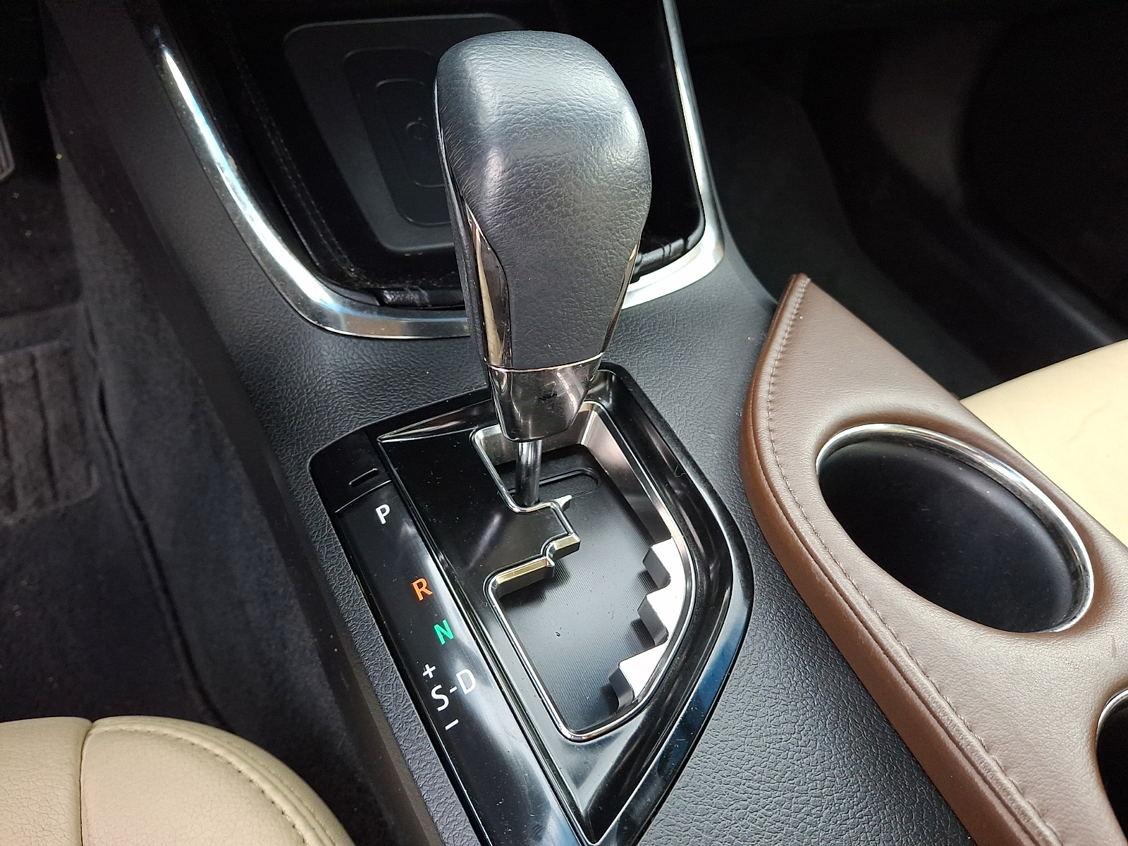 Used 2016 Toyota Avalon Hybrid Sedan