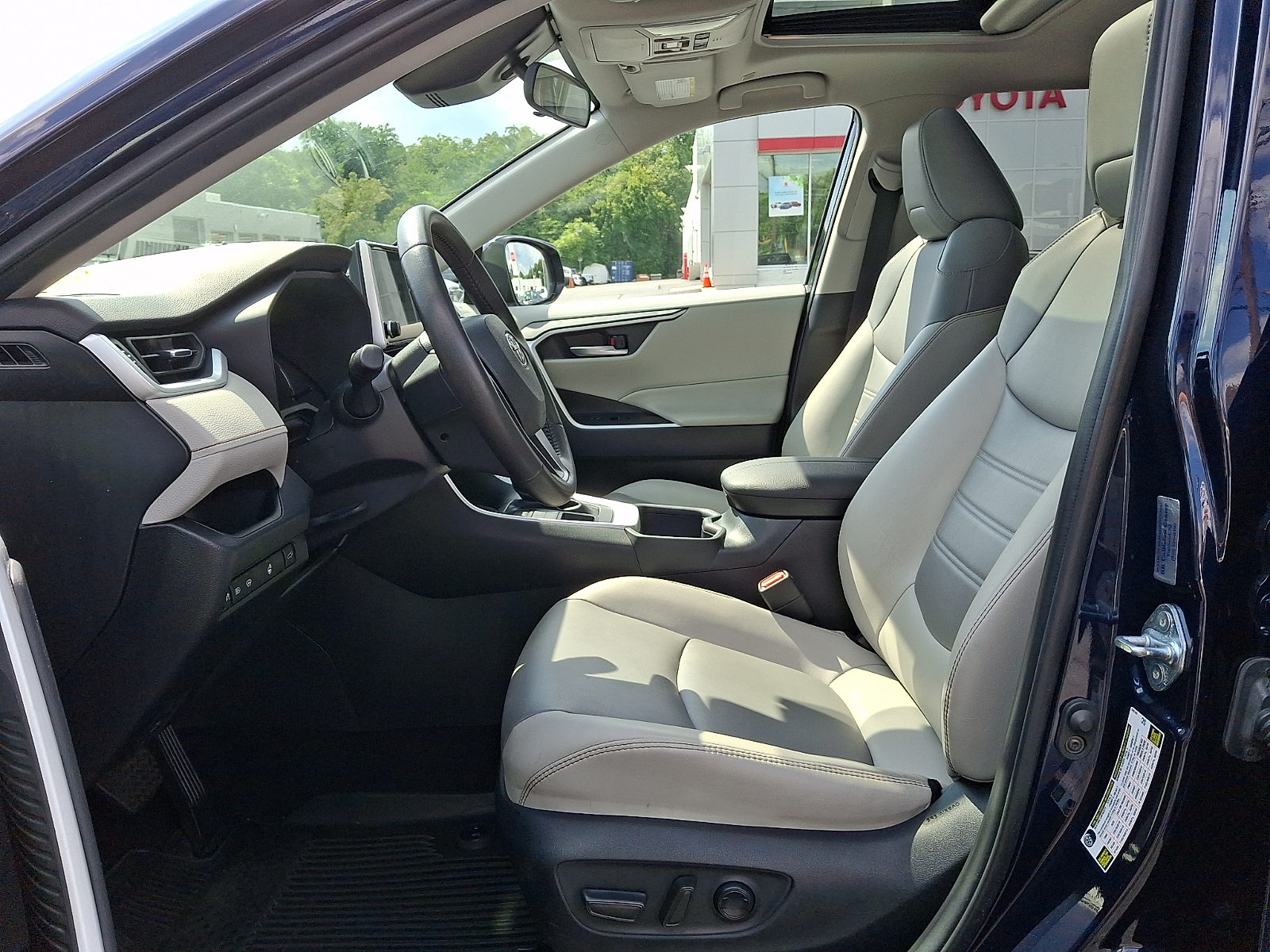 Used 2025 Toyota RAV4 SUV