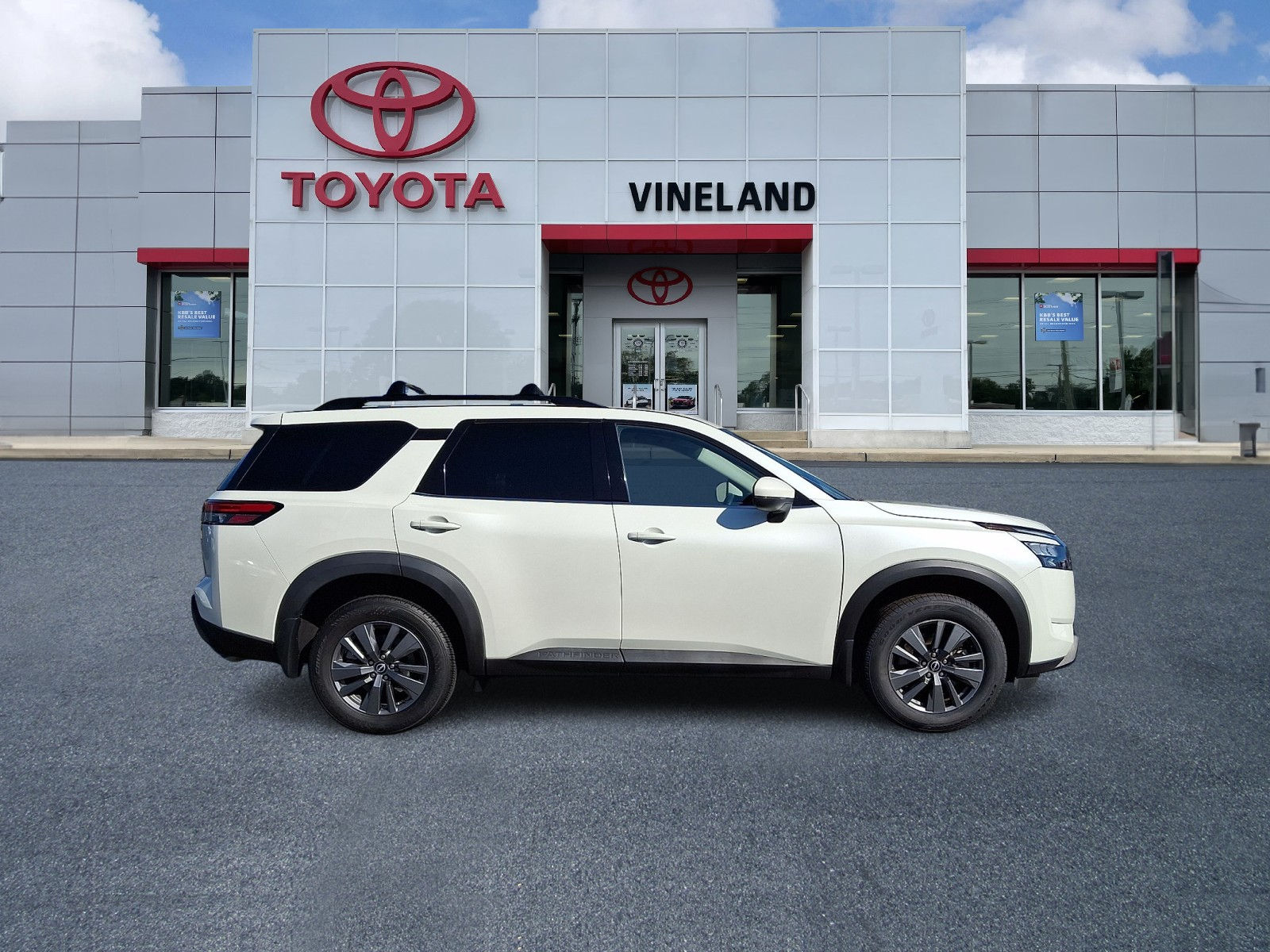 Used 2023 Nissan Pathfinder SUV