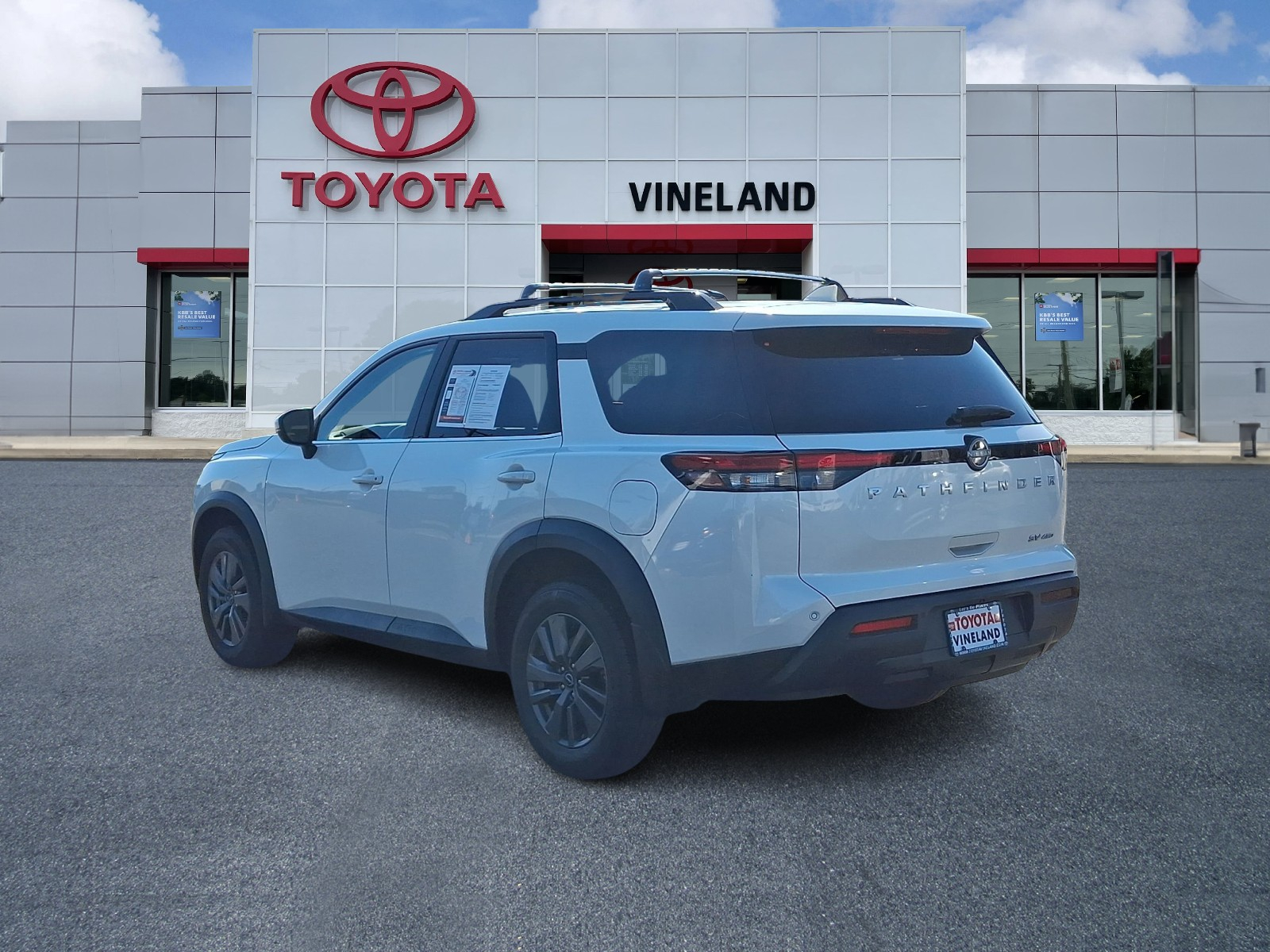Used 2023 Nissan Pathfinder SUV
