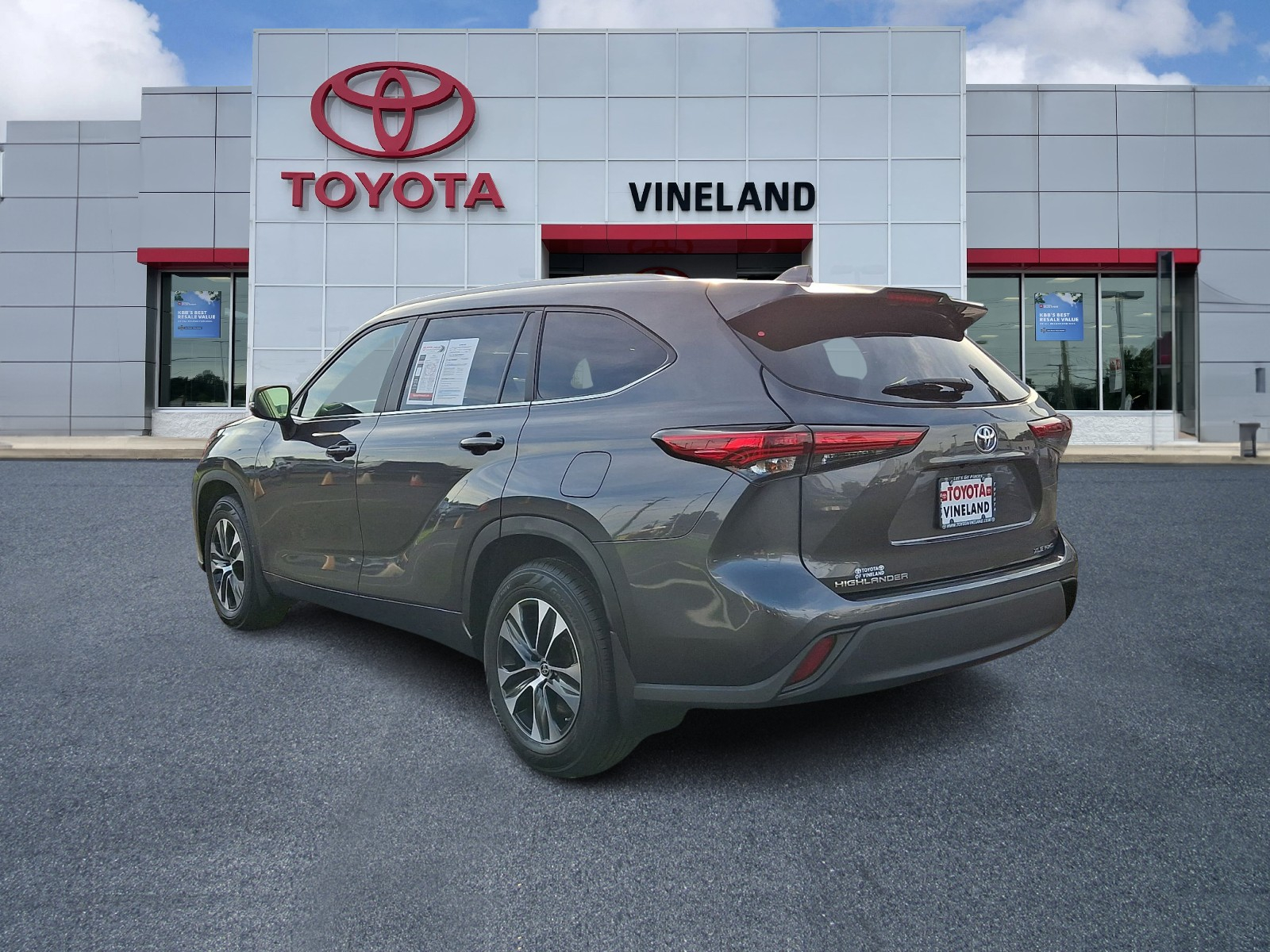 Used 2023 Toyota Highlander SUV