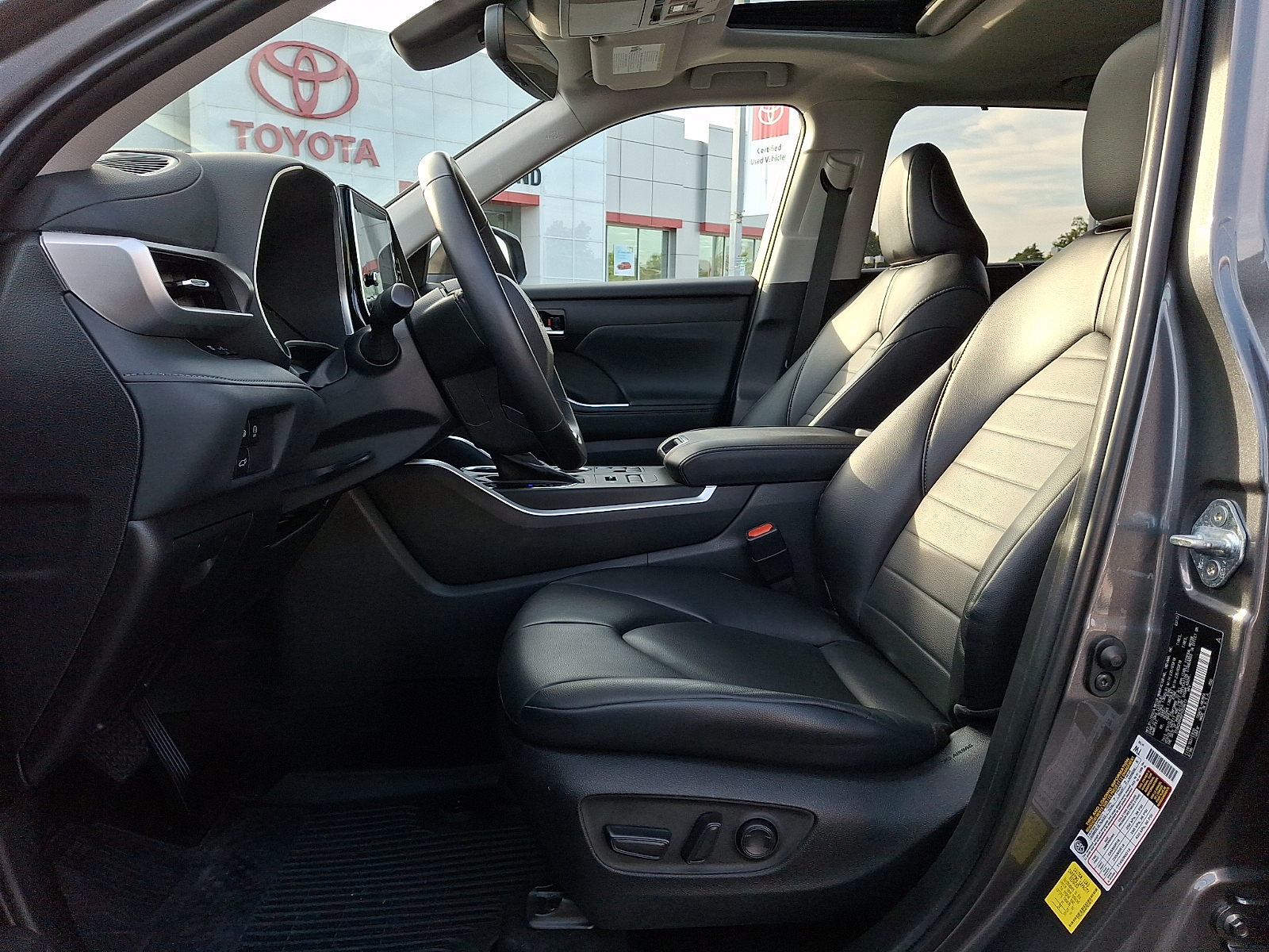Used 2023 Toyota Highlander SUV