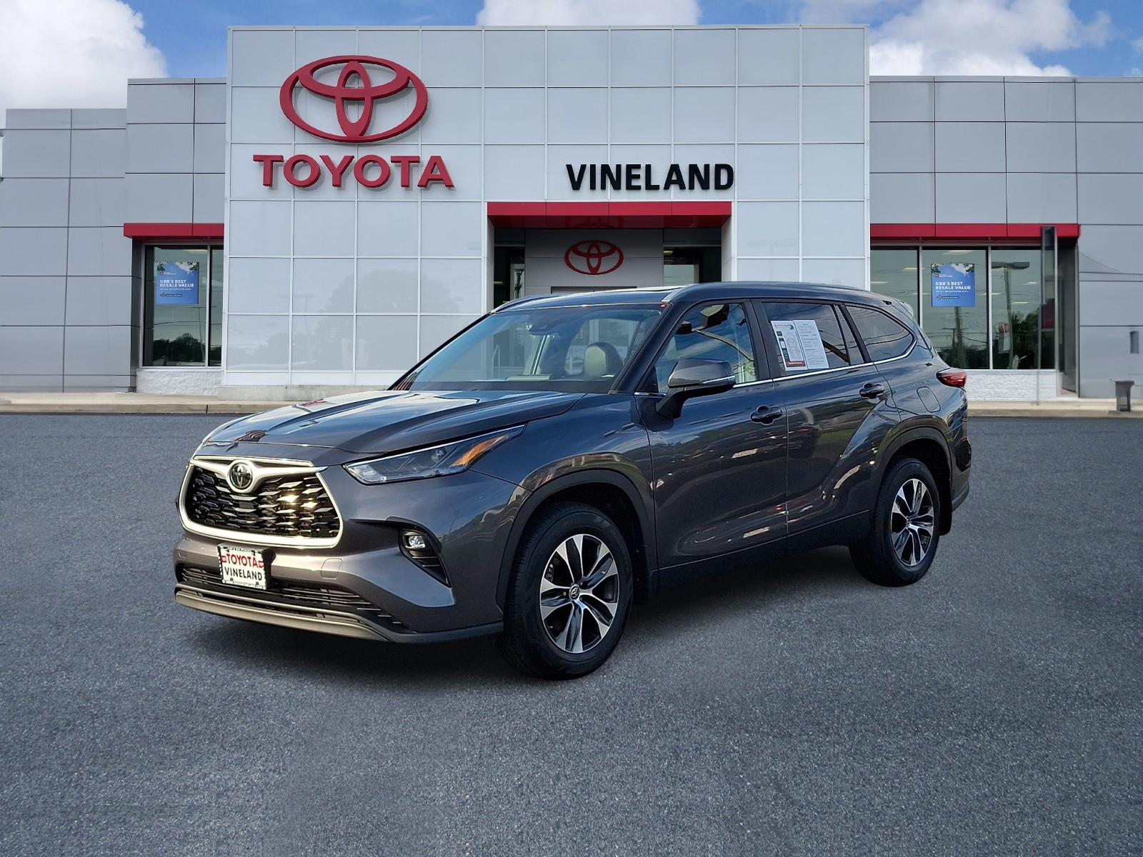 Used 2023 Toyota Highlander SUV