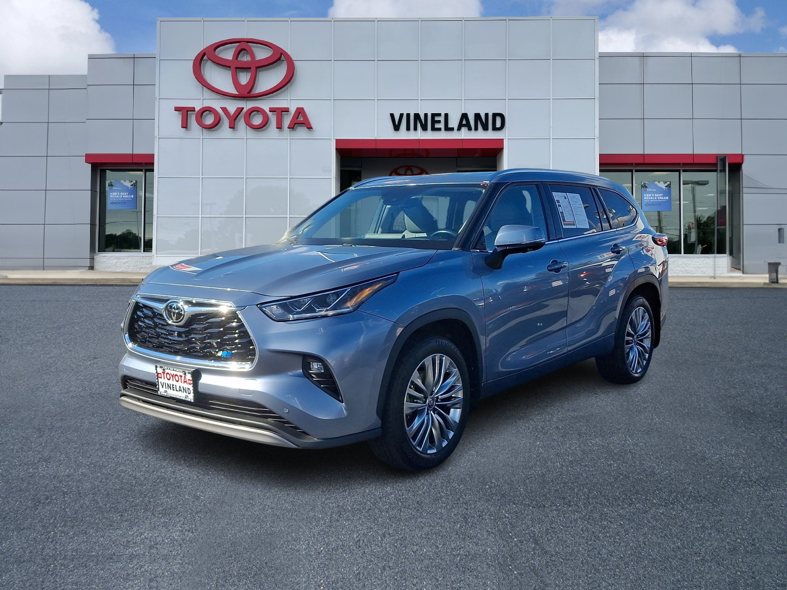Used 2023 Toyota Highlander SUV