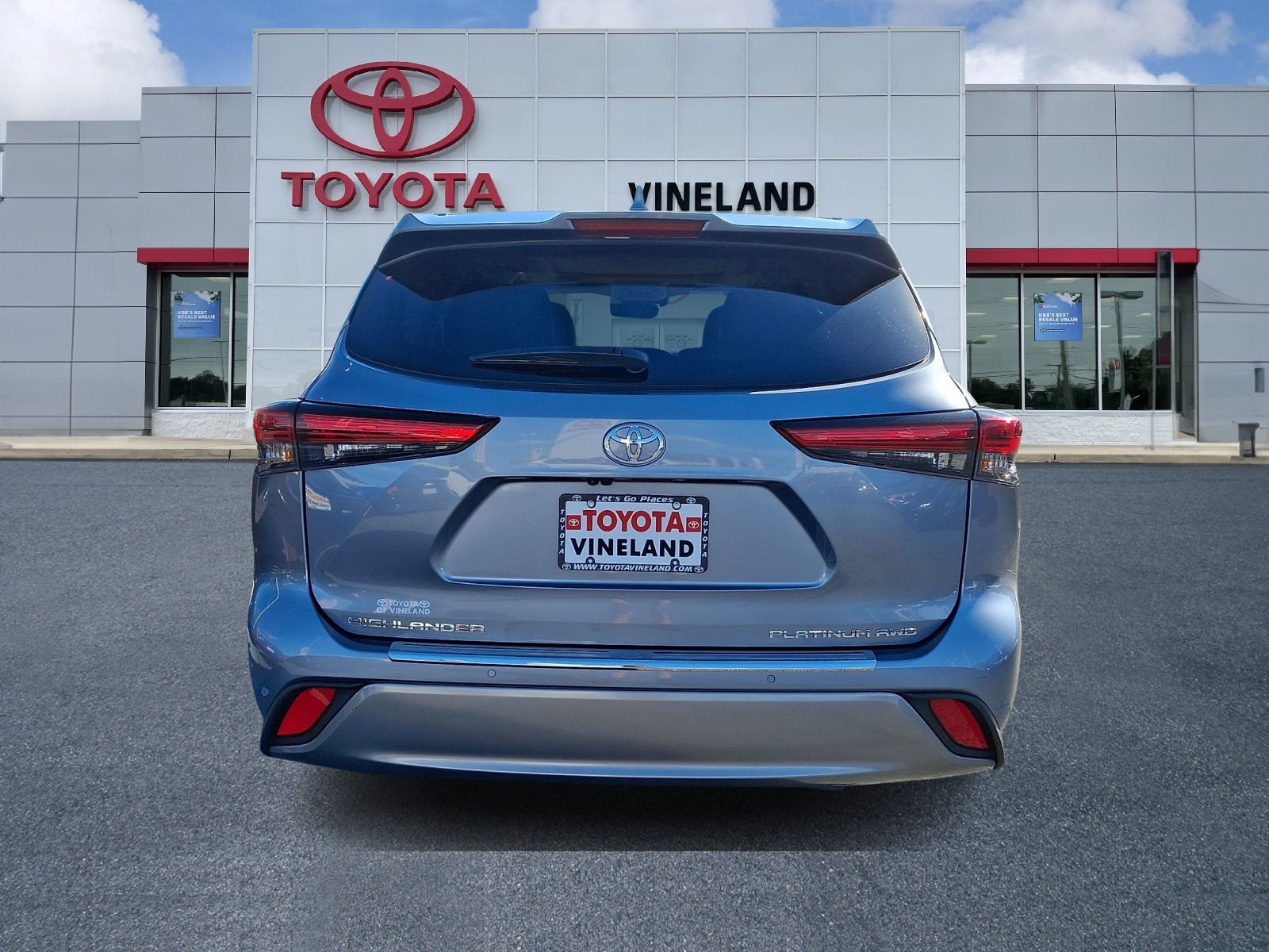 Used 2023 Toyota Highlander SUV